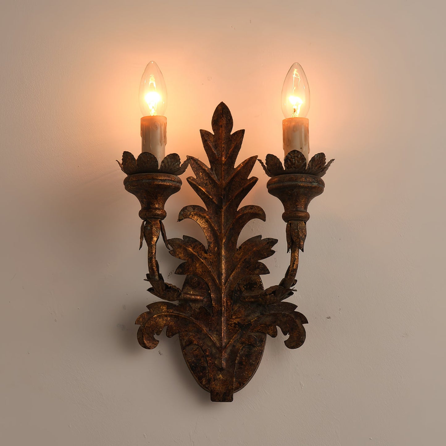 Caelum Leaf Wall Lamp