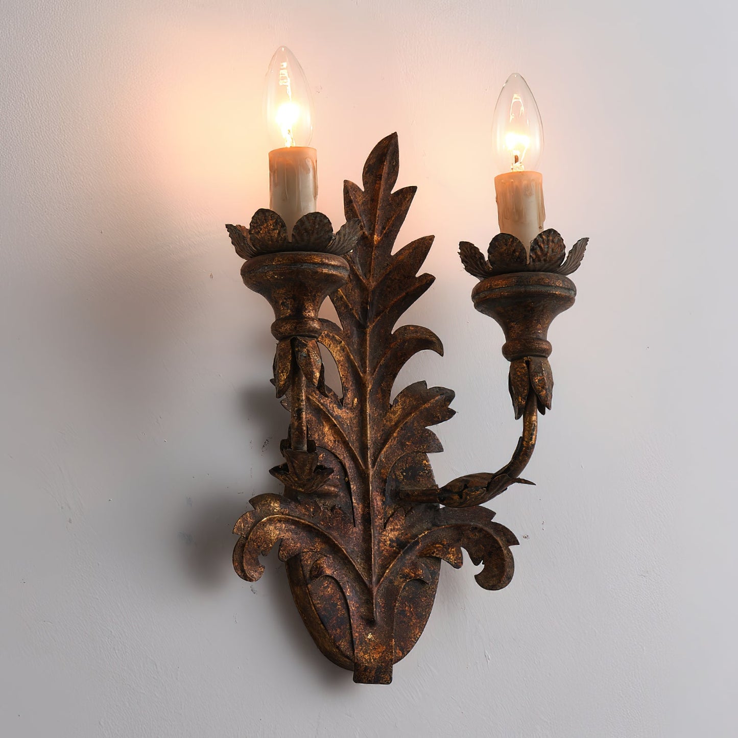 Caelum Leaf Wall Lamp