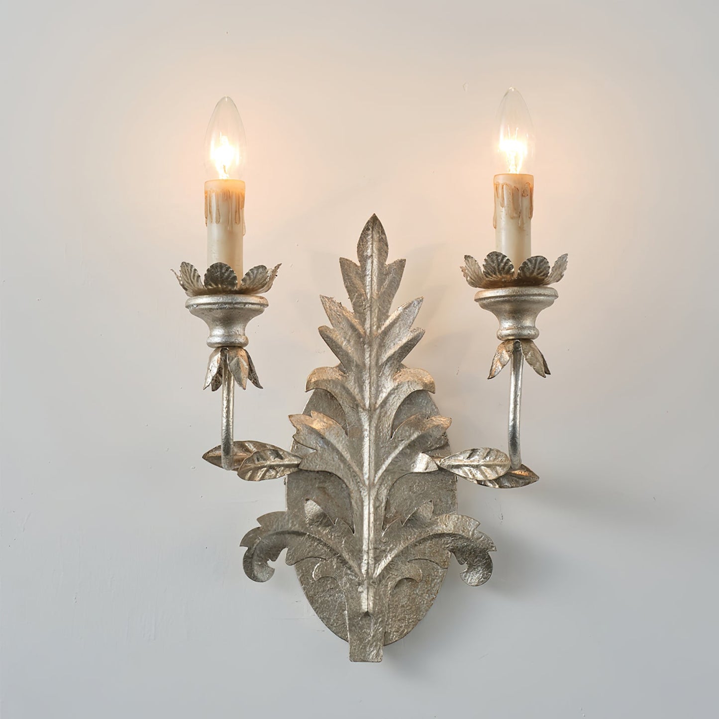 Caelum Leaf Wall Lamp