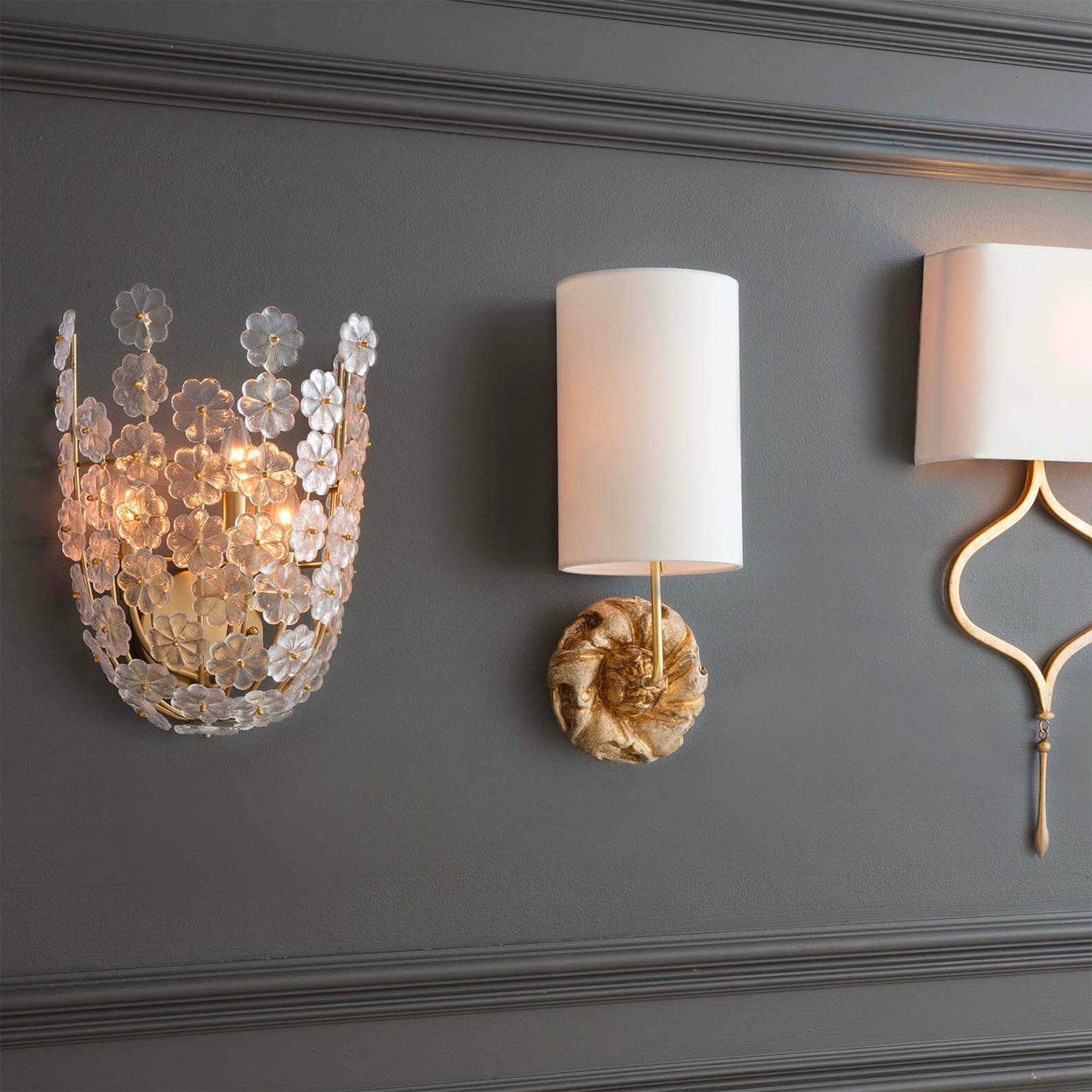 Bergenia Wall Lamp