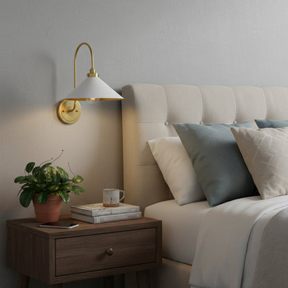 Corara Wall Lamp