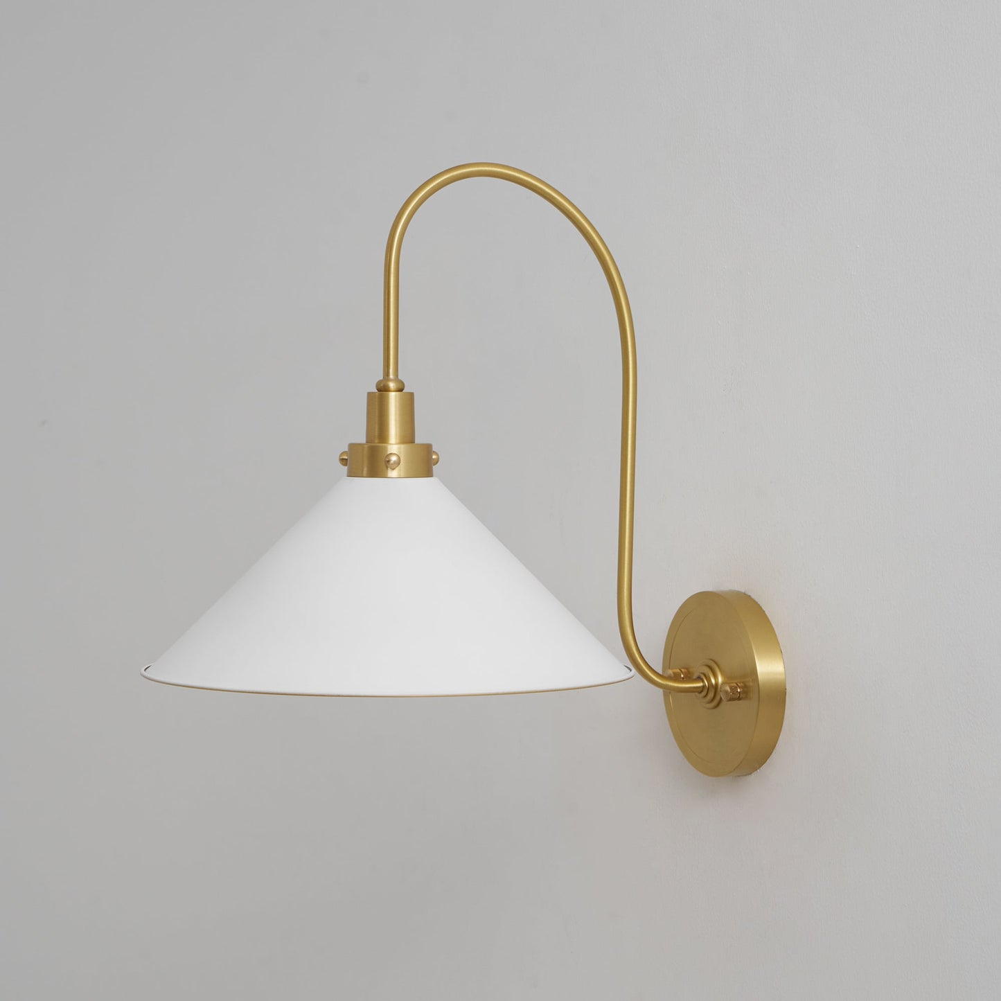 Corara Wall Lamp
