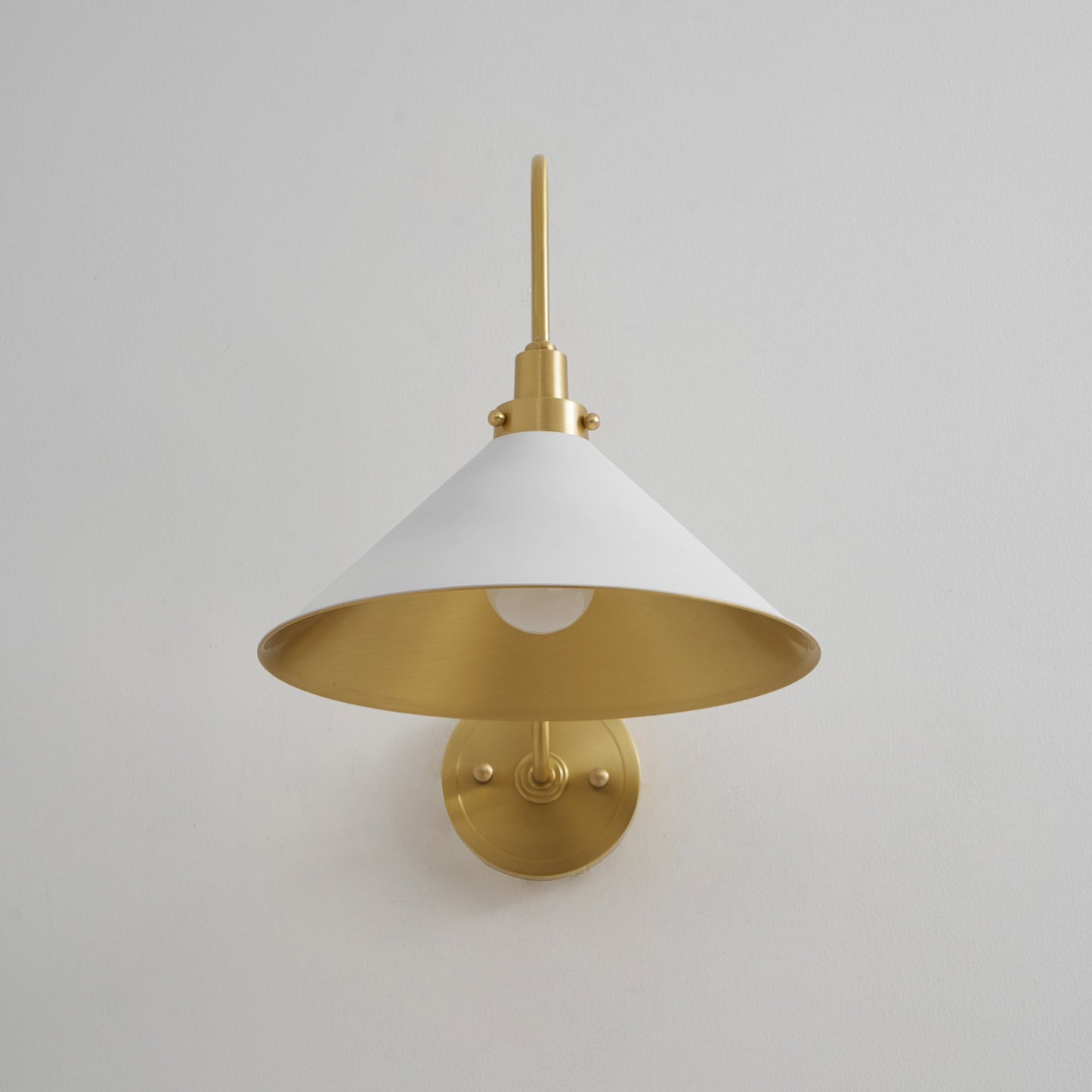 Corara Wall Lamp