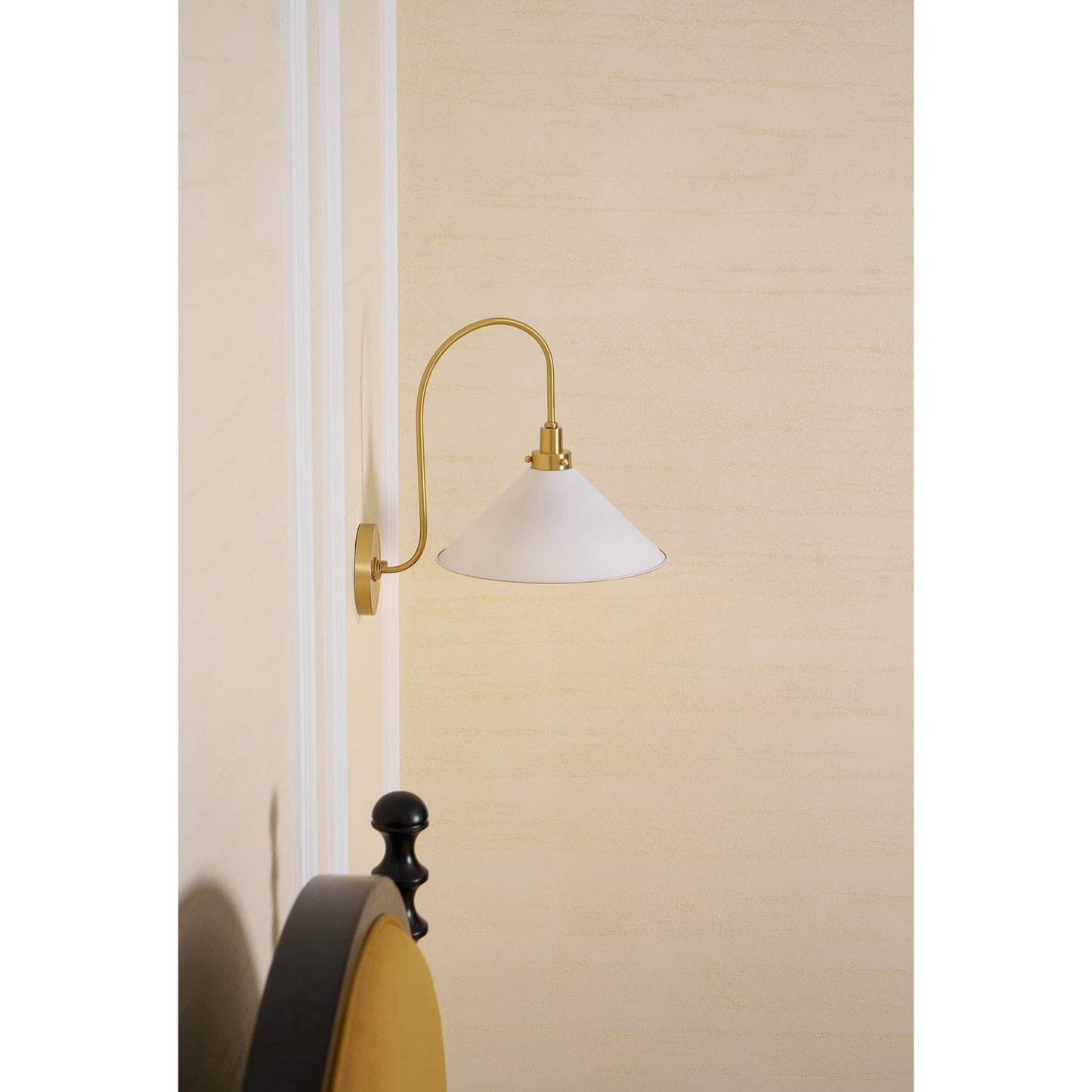 Corara Wall Lamp