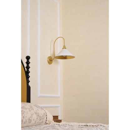 Corara Wall Lamp