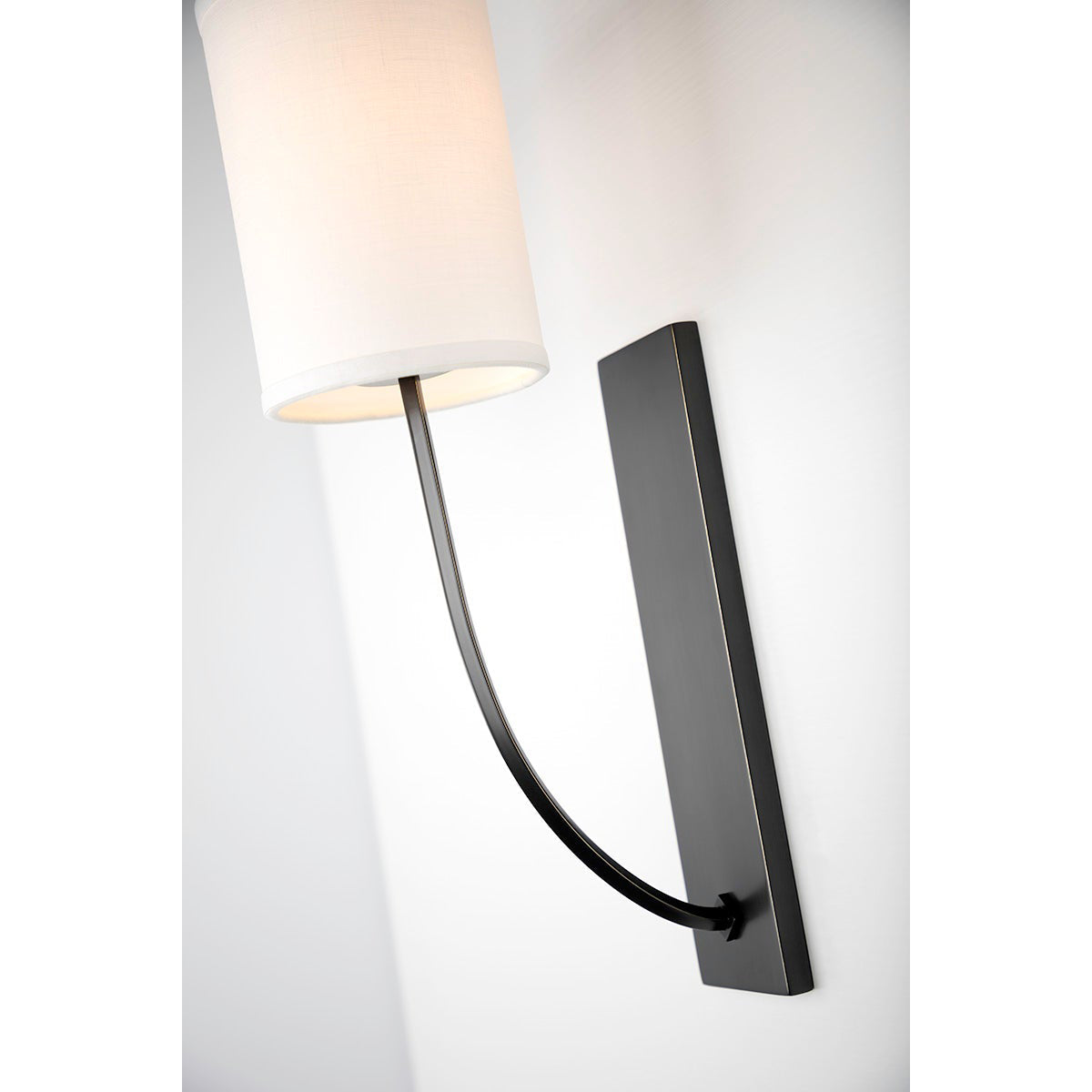Calia Wall Lamp