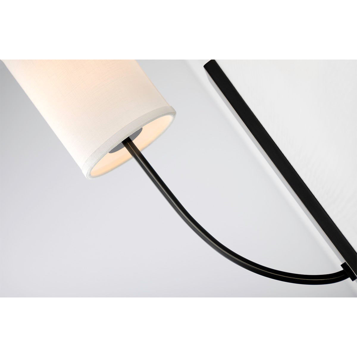 Calia Wall Lamp