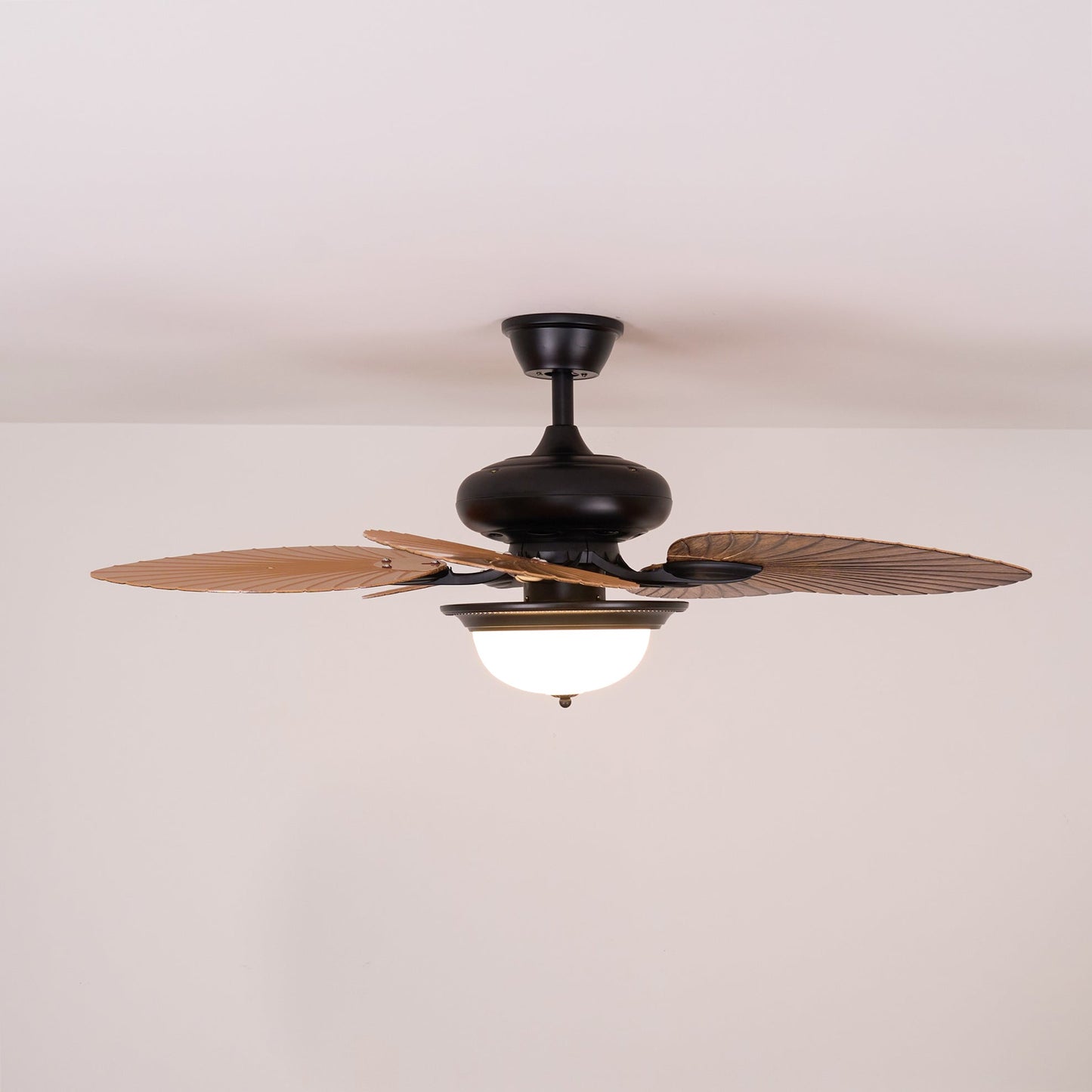 Quinor 42″ Ceiling Fan Light