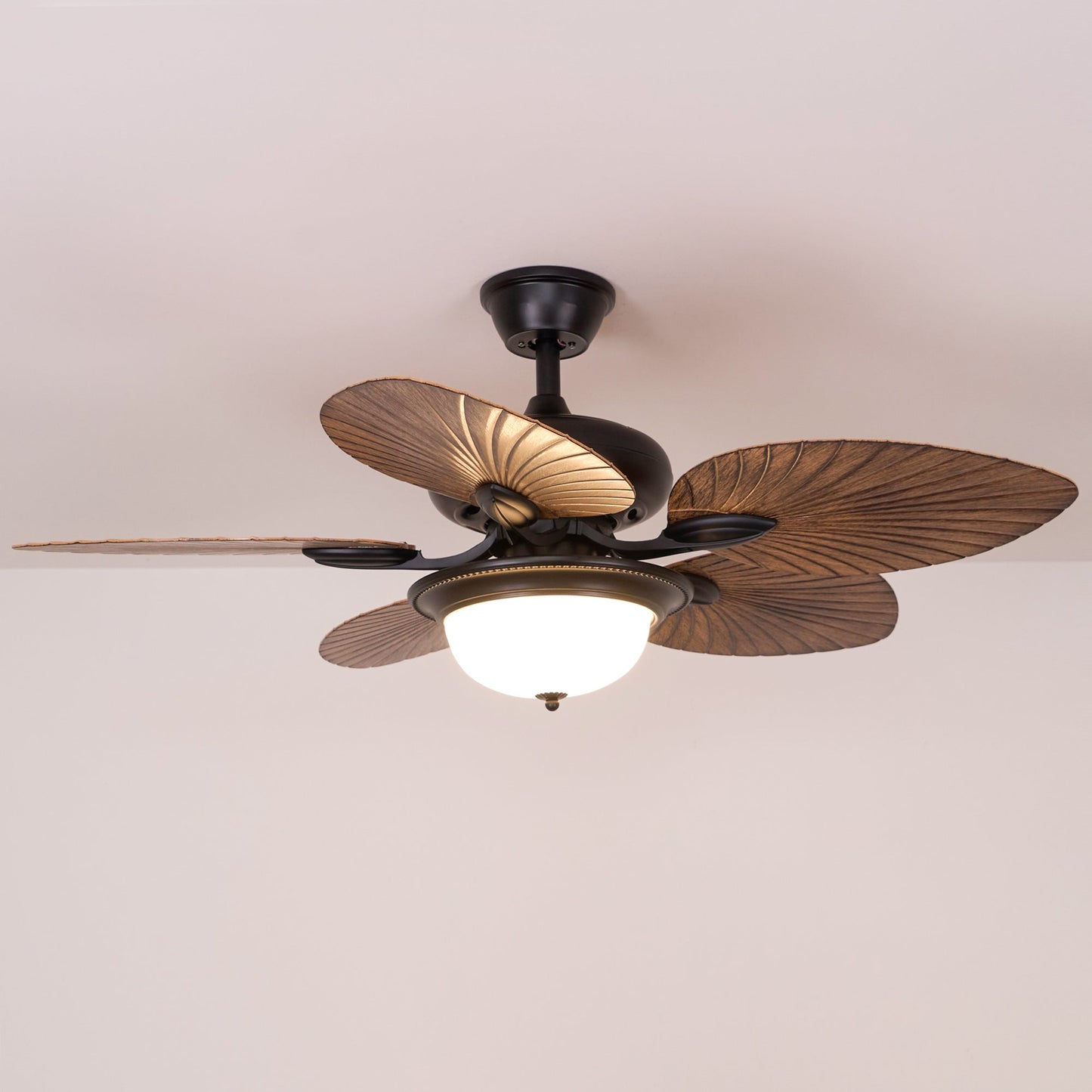 Quinor 42″ Ceiling Fan Light