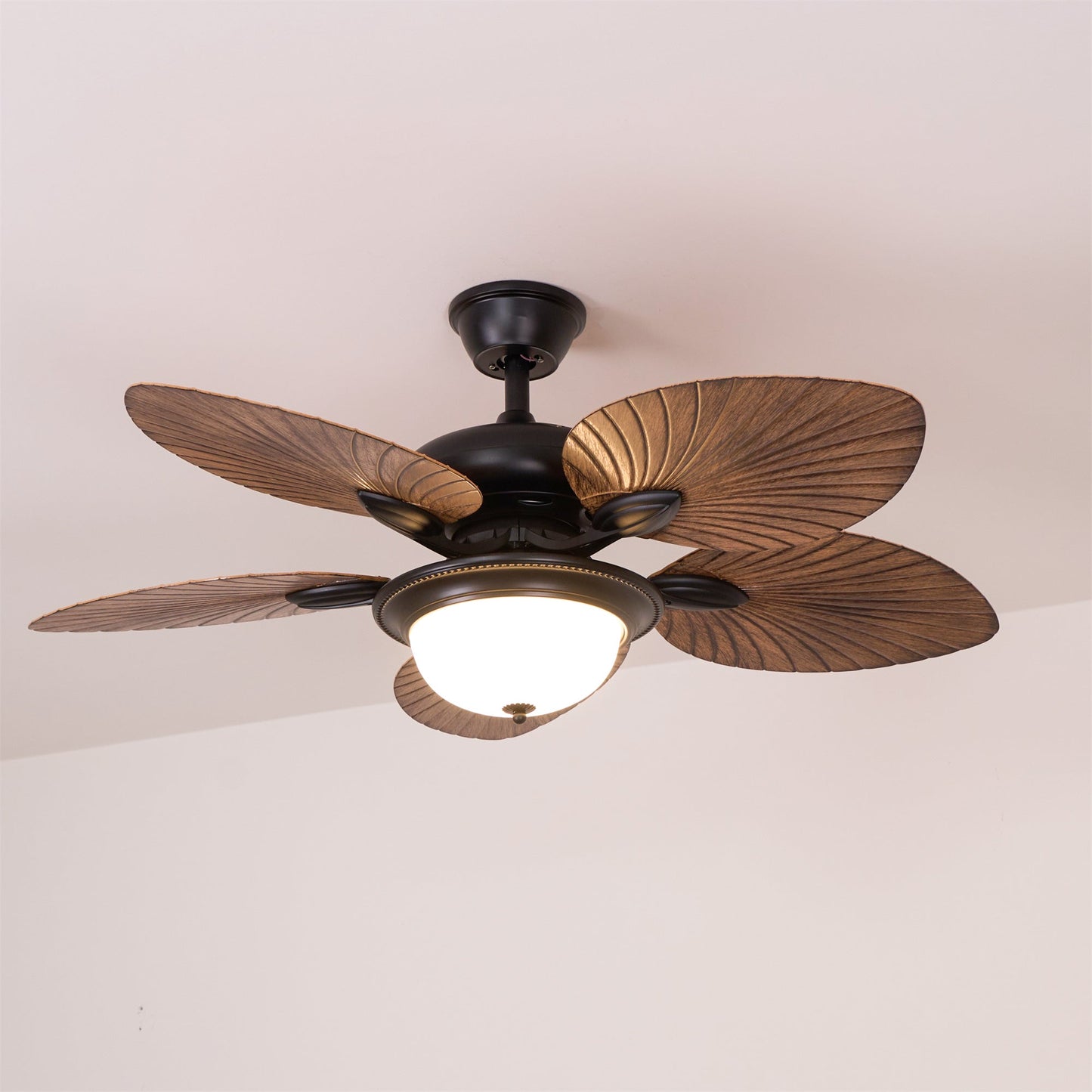 Quinor 42″ Ceiling Fan Light
