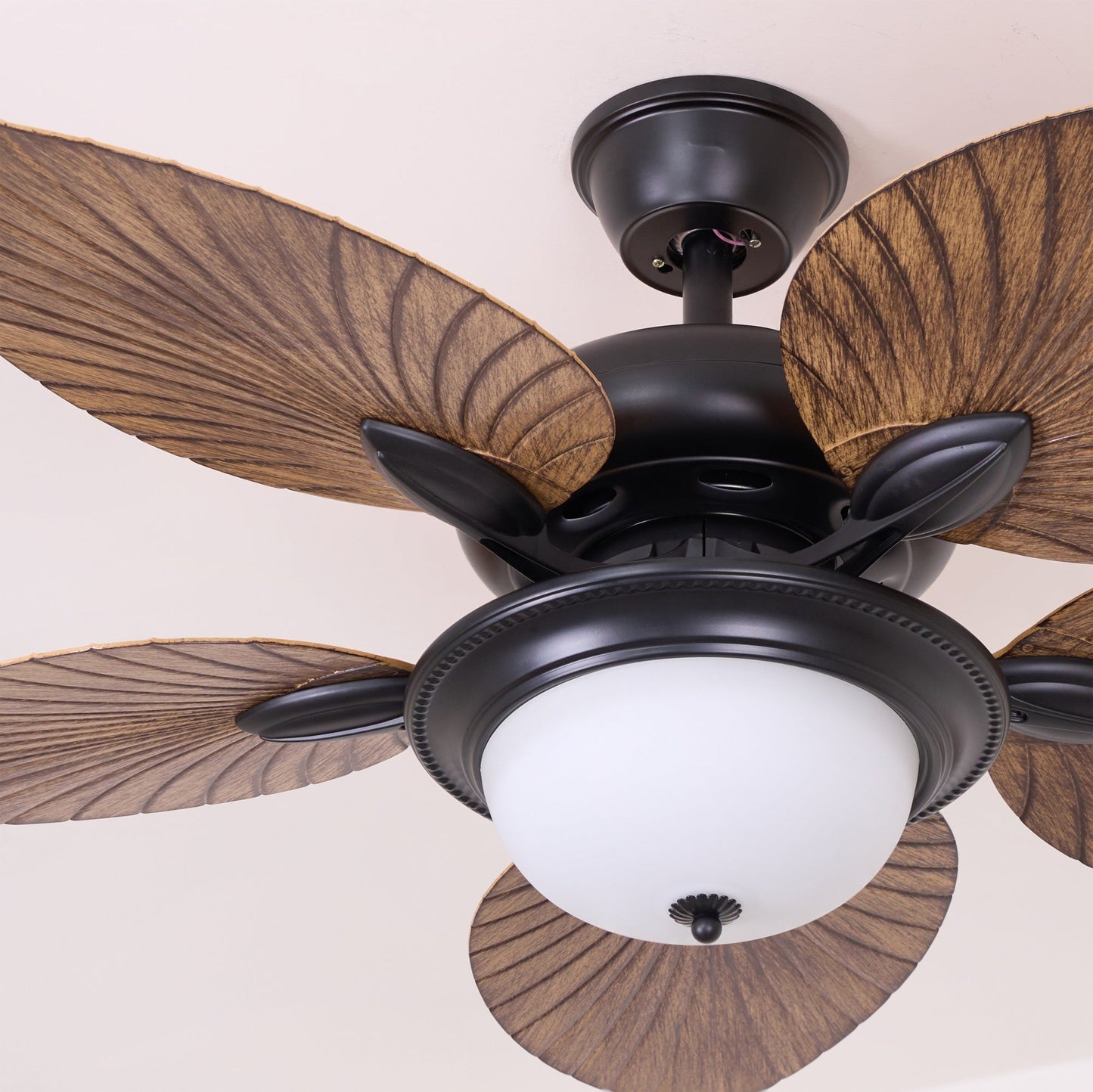 Quinor 42″ Ceiling Fan Light