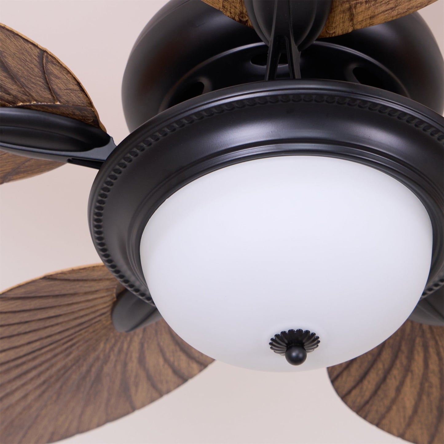 Quinor 42″ Ceiling Fan Light
