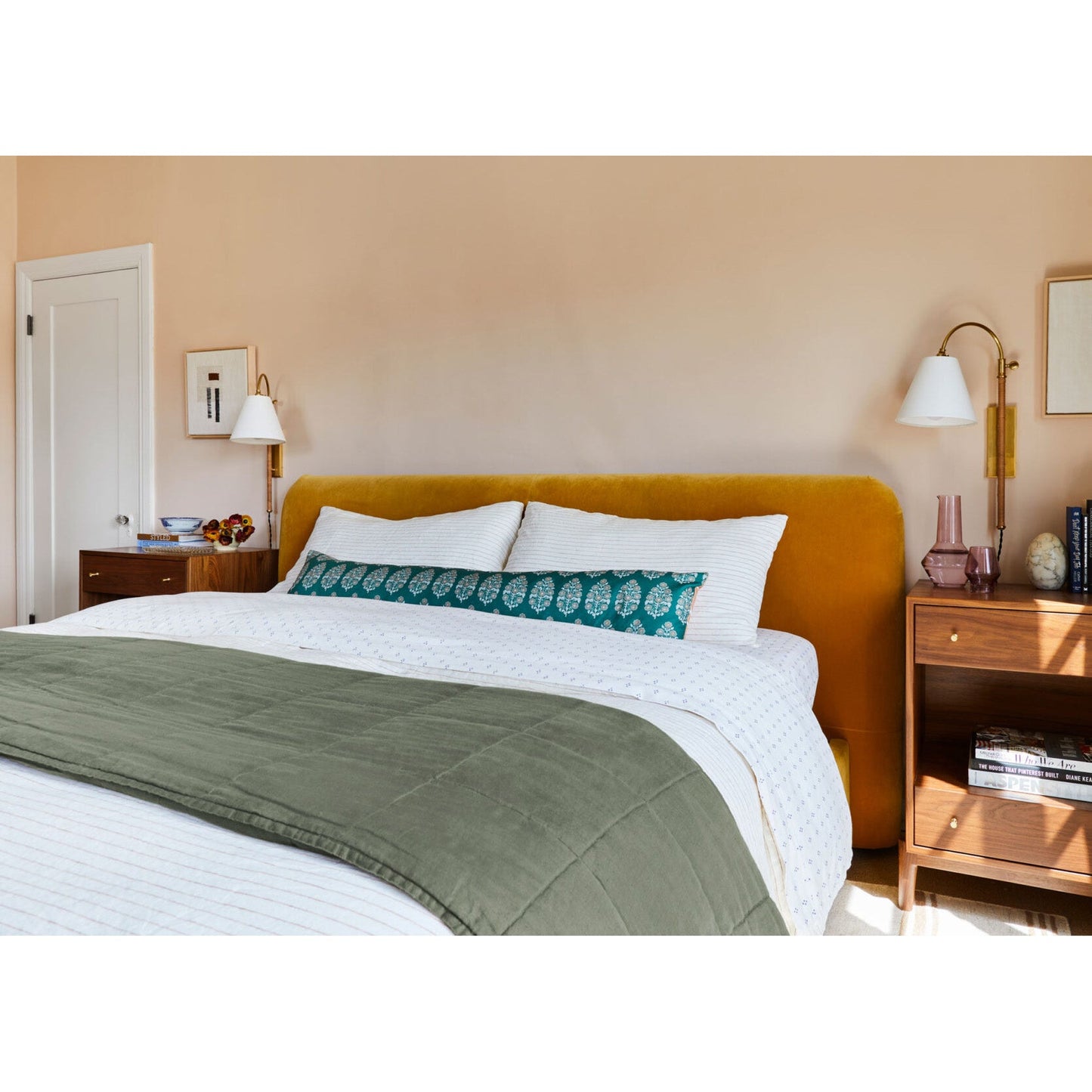 Marora Plug-In Sconce