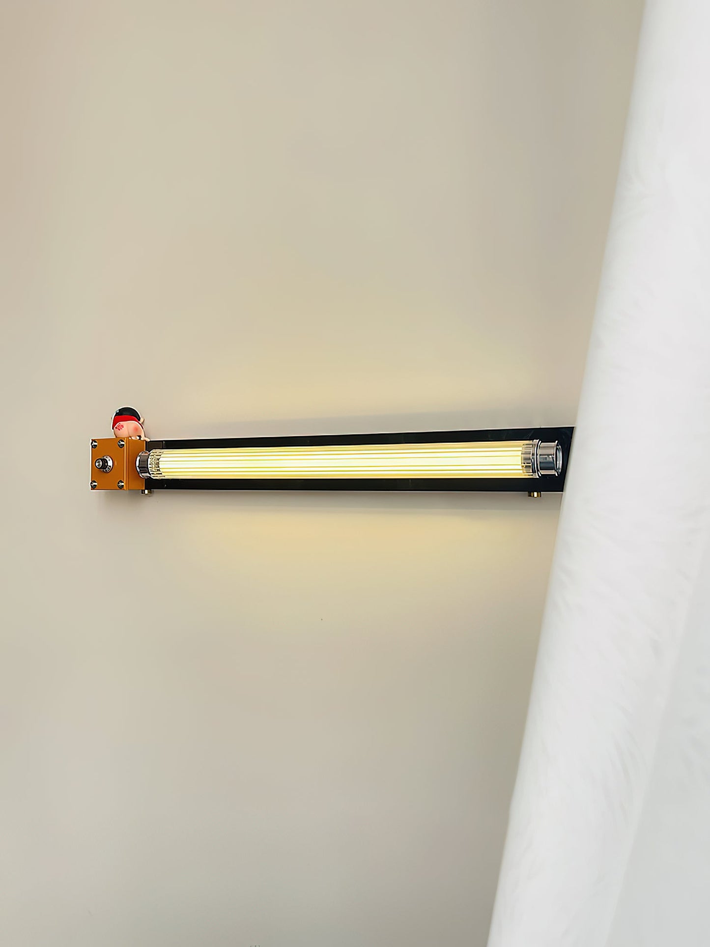 Wenlock Wall Lamp