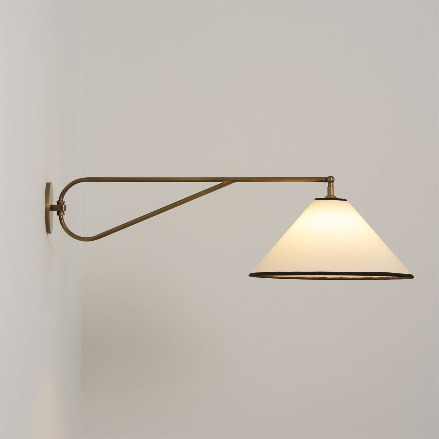 Kesine Wall Lamp