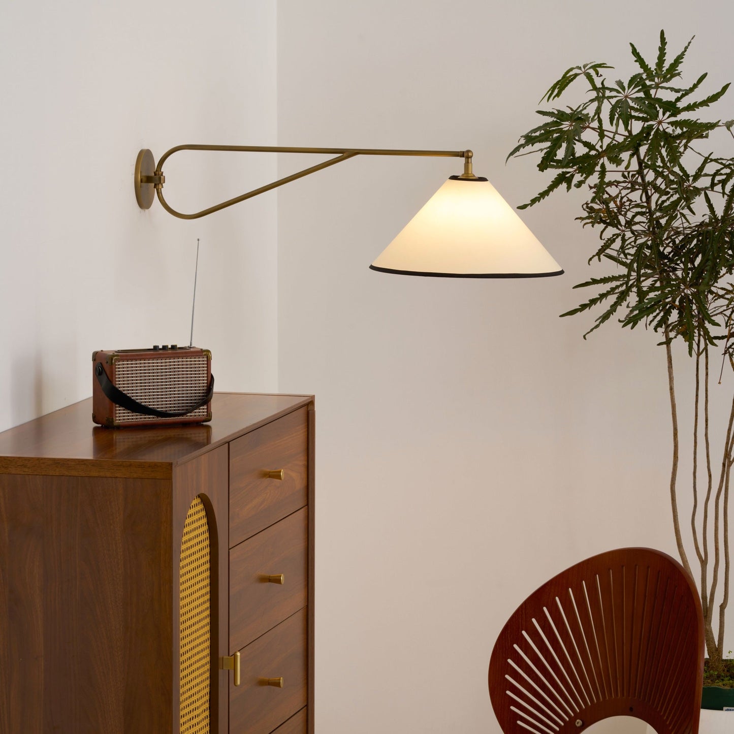Kesine Wall Lamp