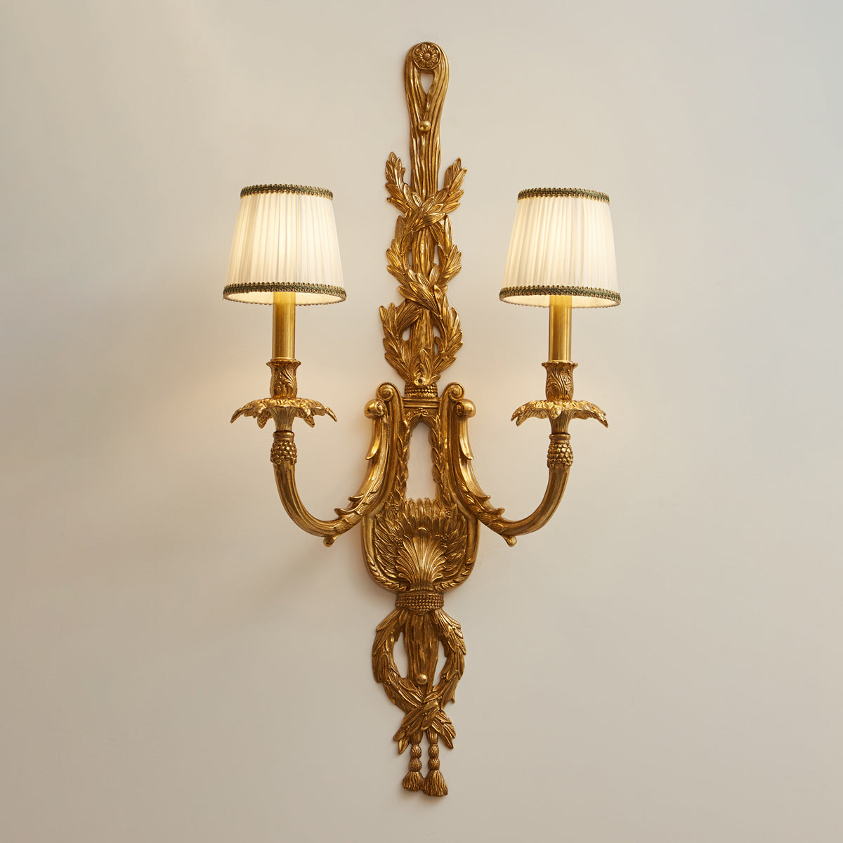 Lirara Brass Wall Lamp