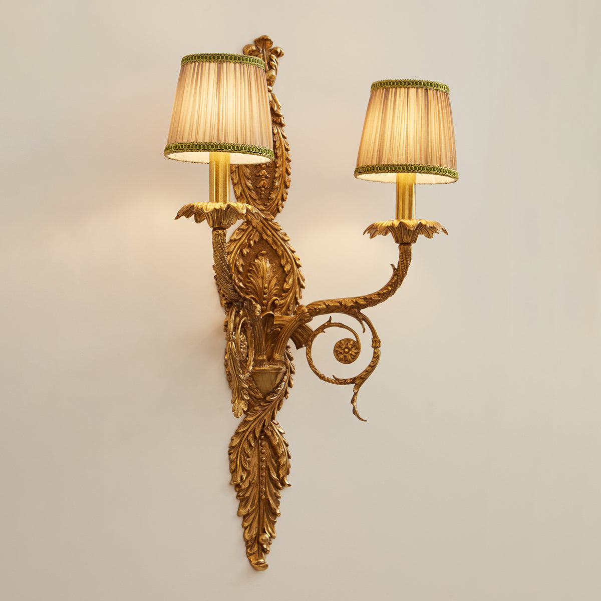 Lirara Brass Wall Lamp