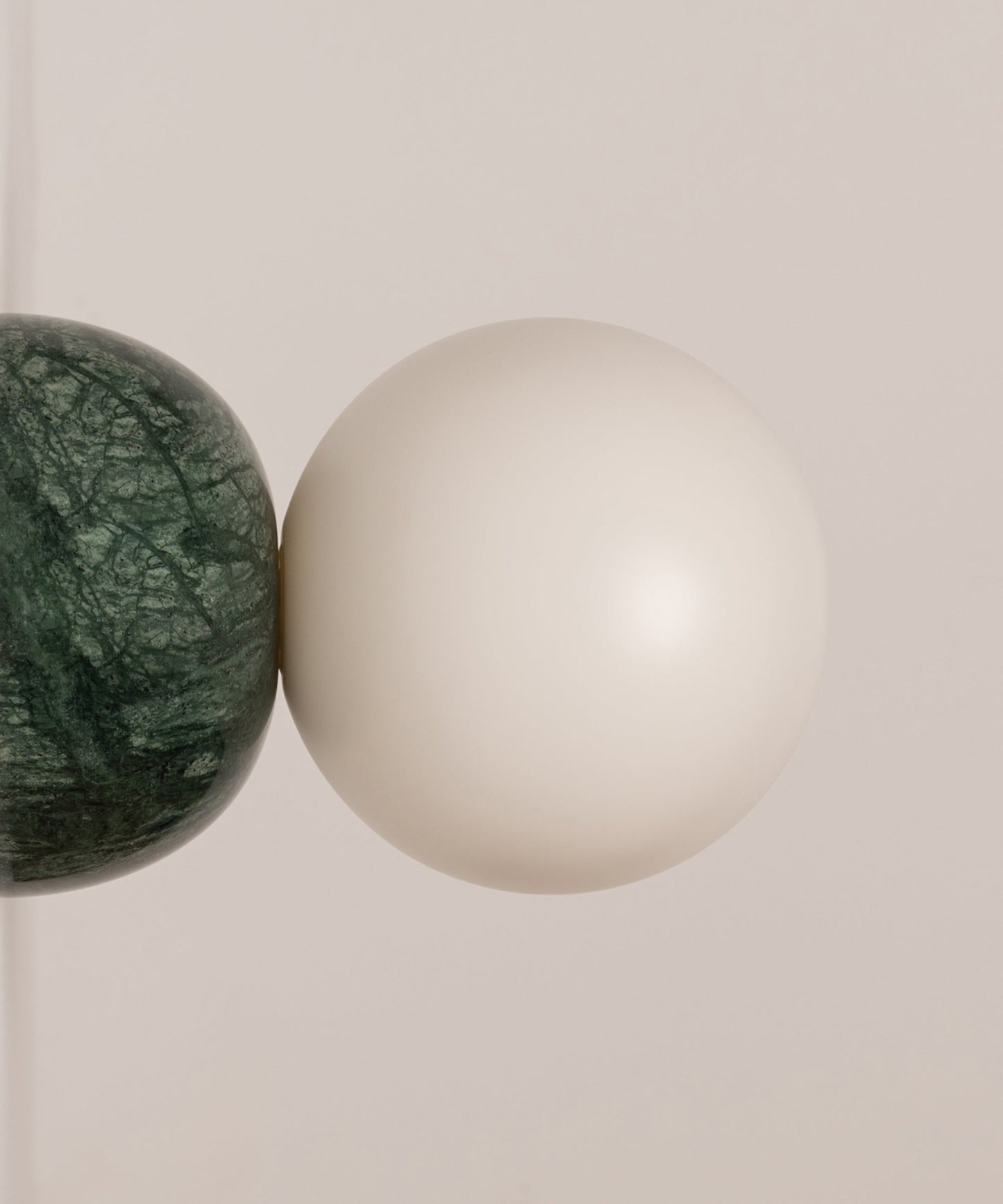 Miris Disc Wall Lamp