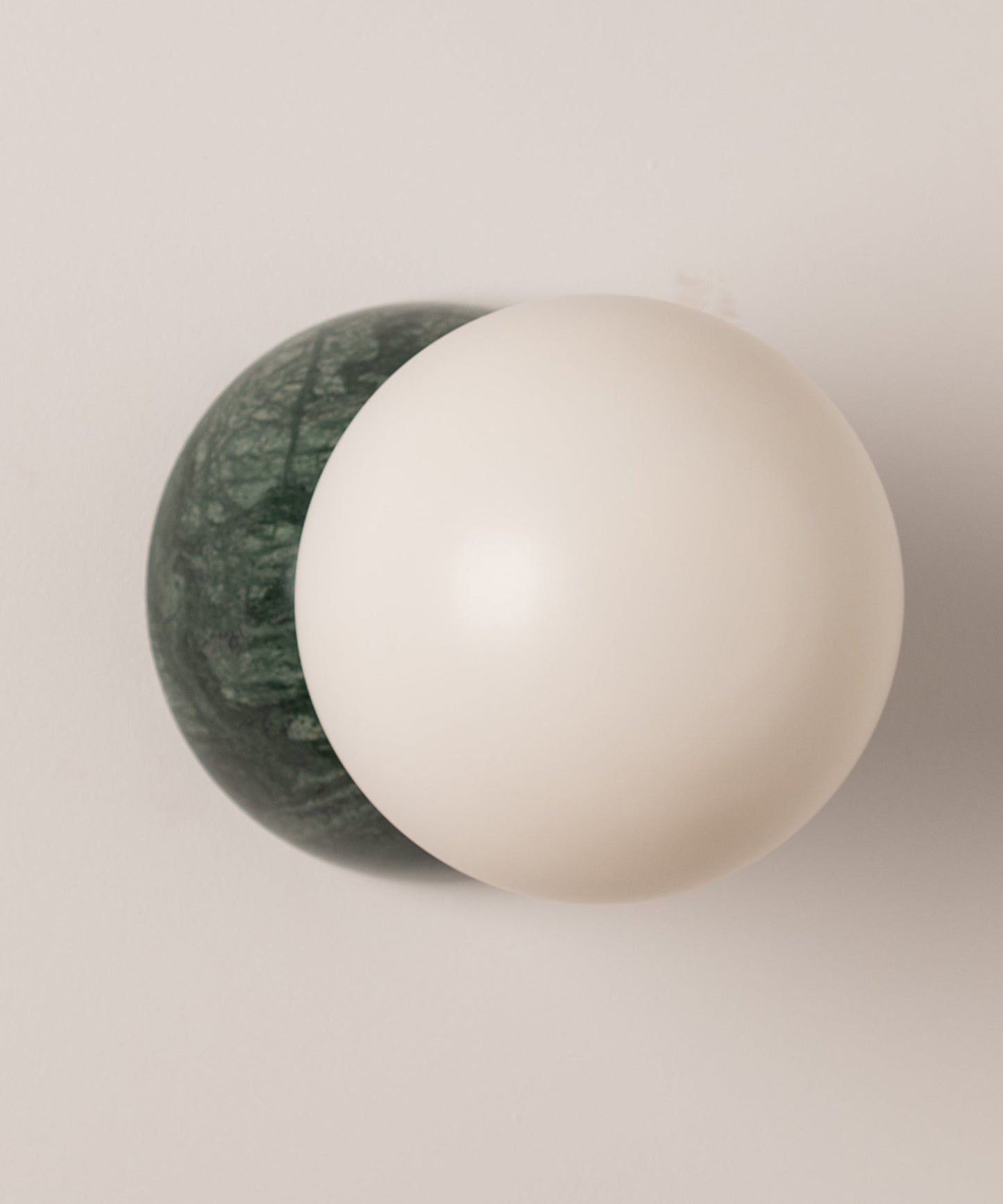 Miris Disc Wall Lamp