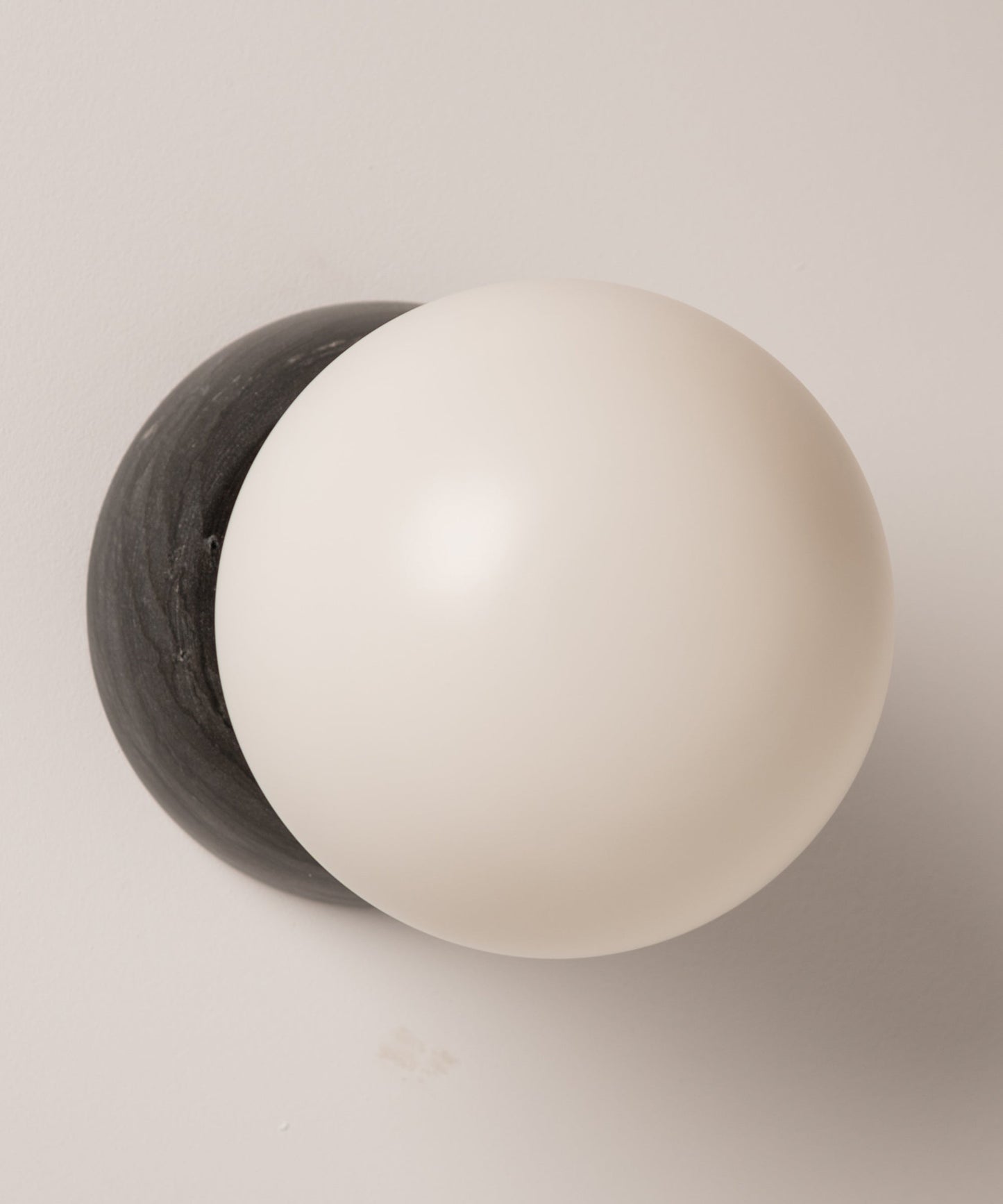Miris Disc Wall Lamp