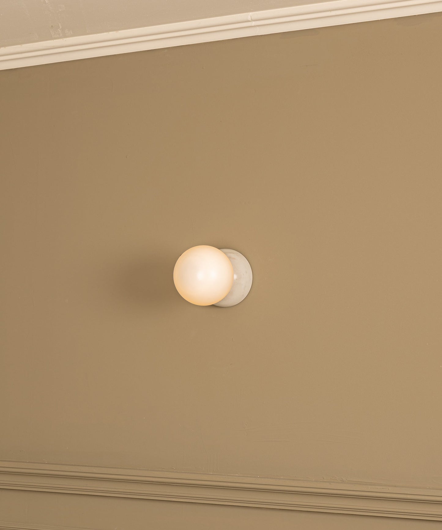 Miris Disc Wall Lamp