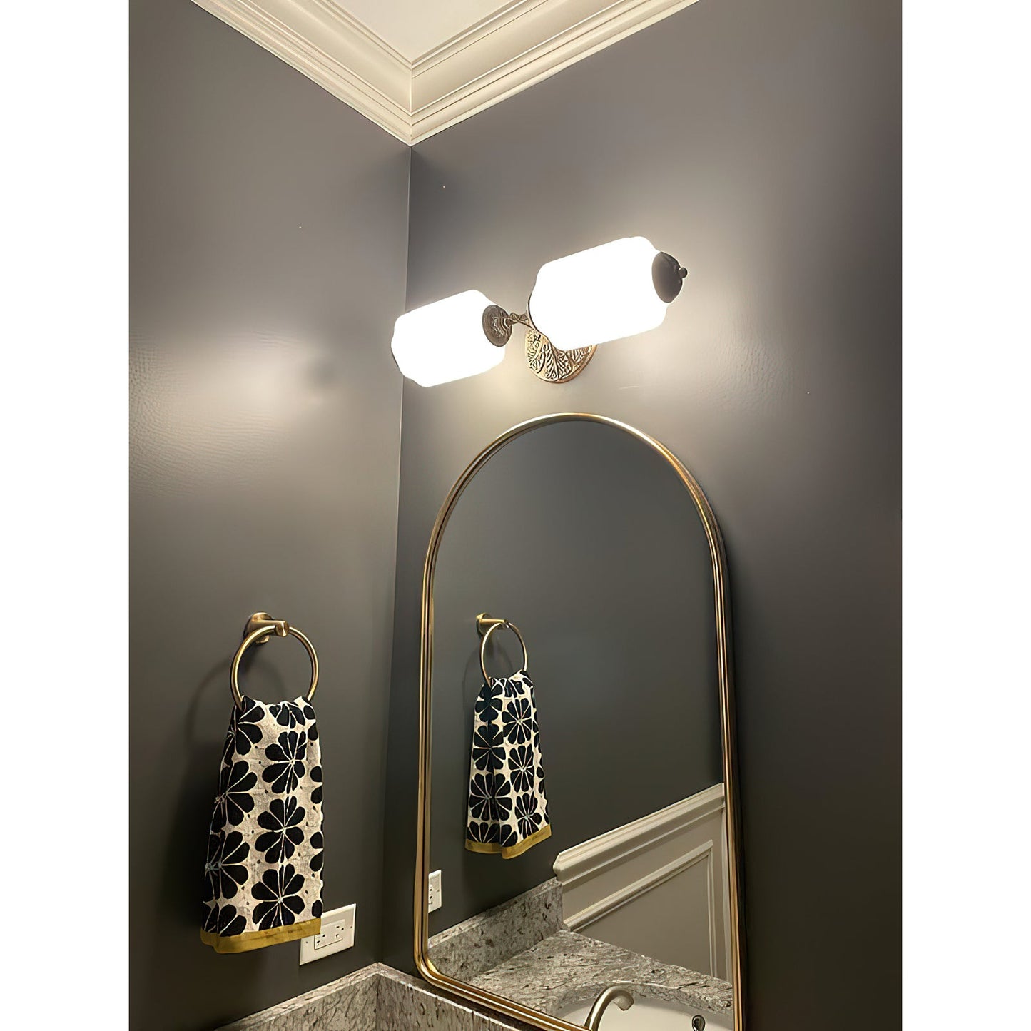 Fluorite Scallop Glass Sconce