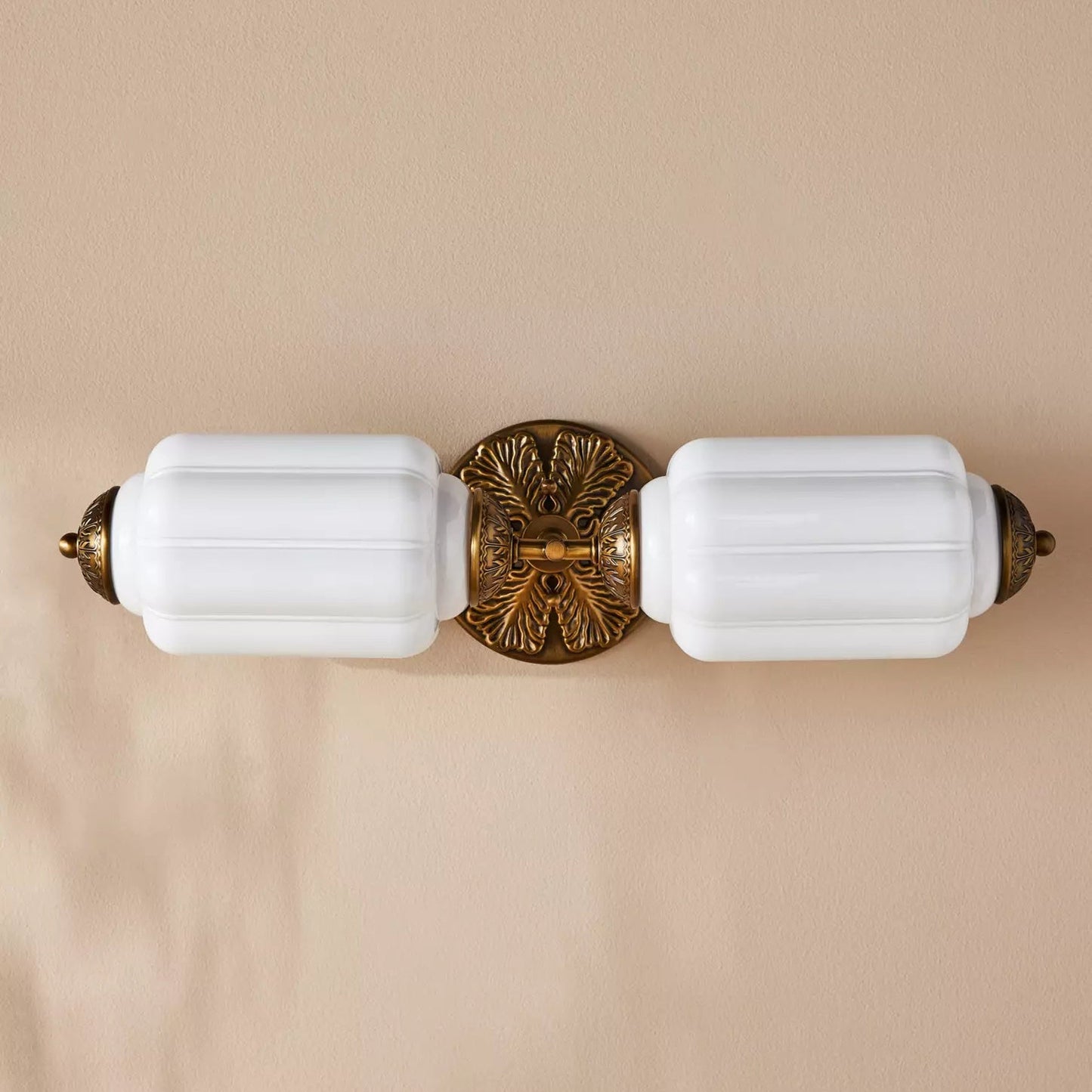 Fluorite Scallop Glass Sconce