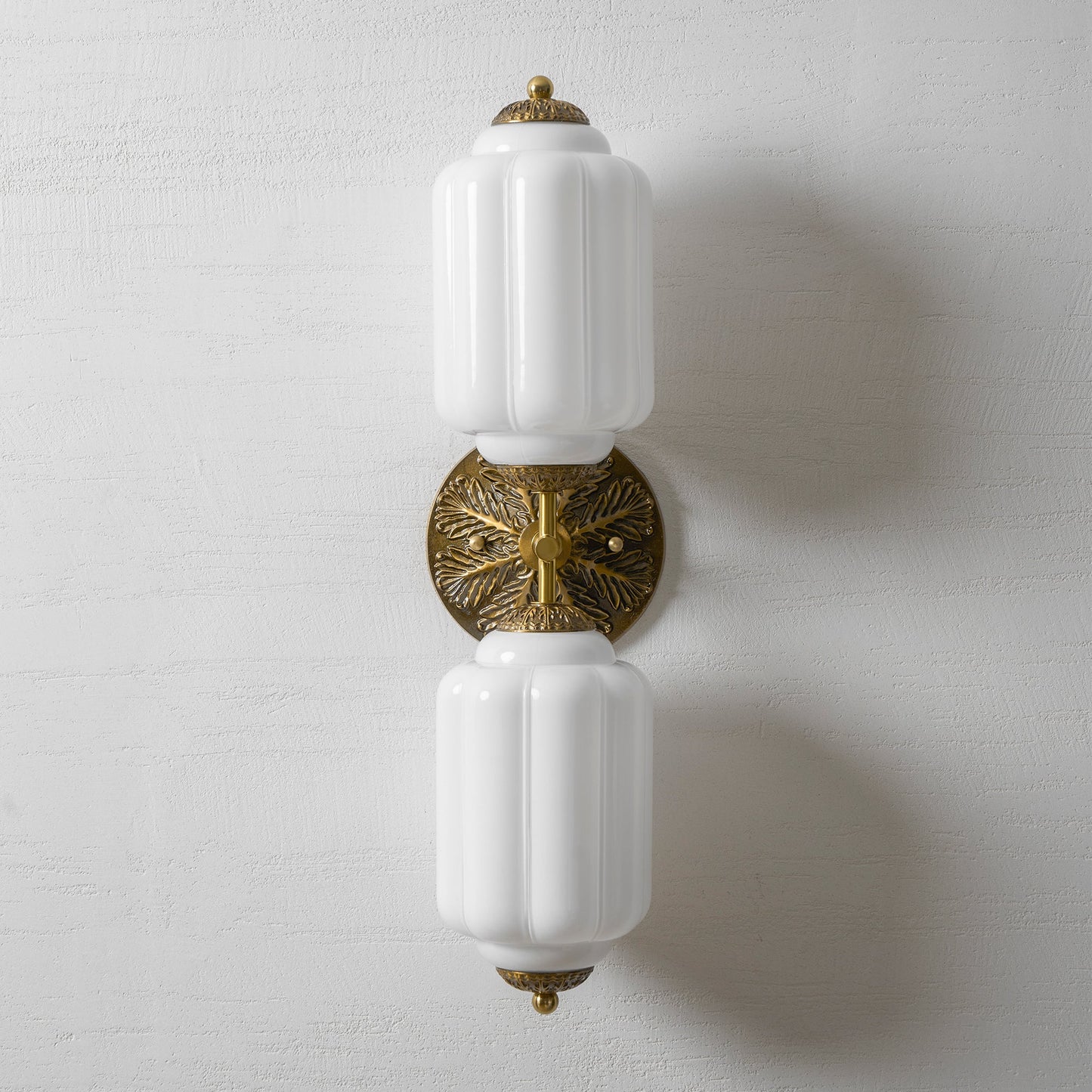 Fluorite Scallop Glass Sconce