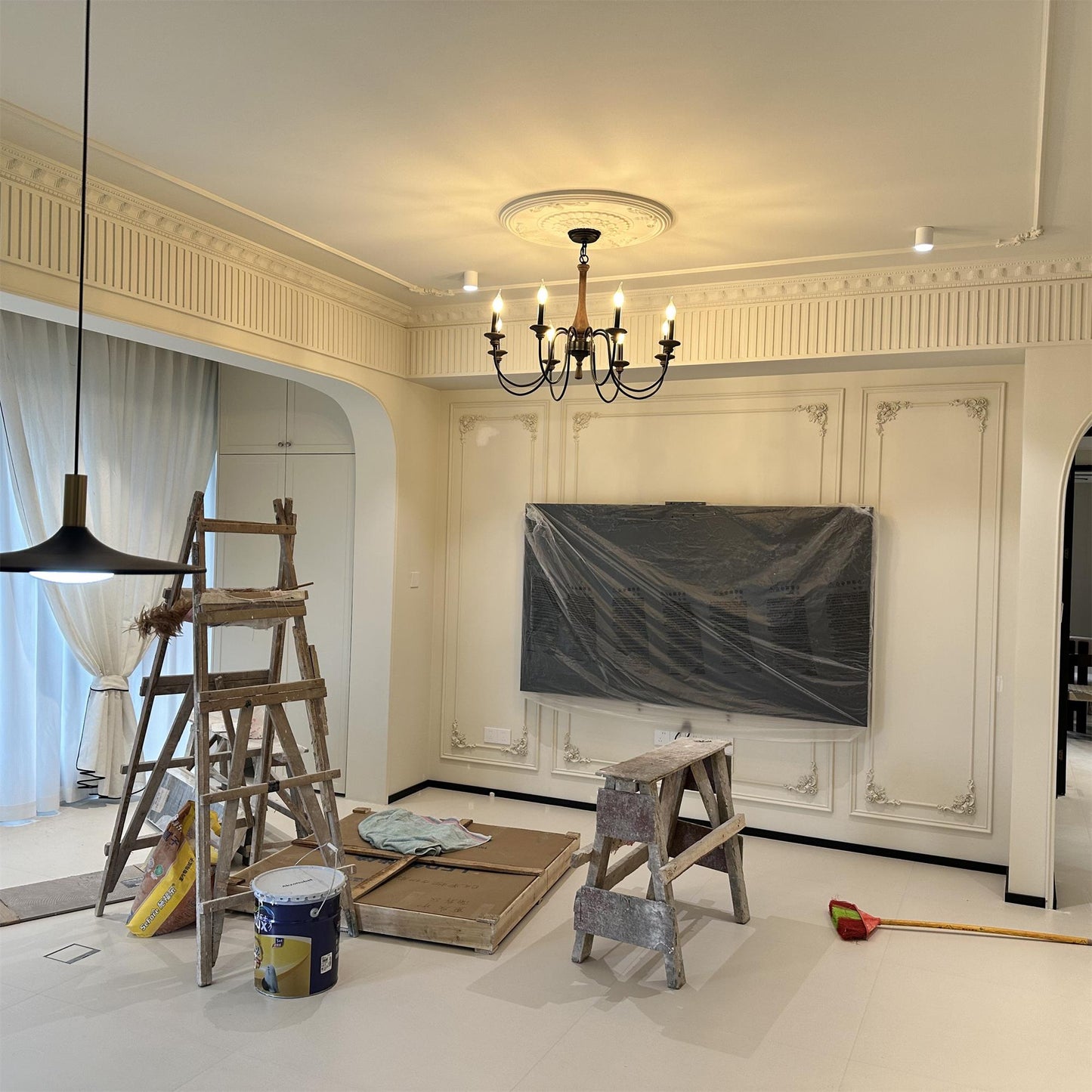Peline Chandelier