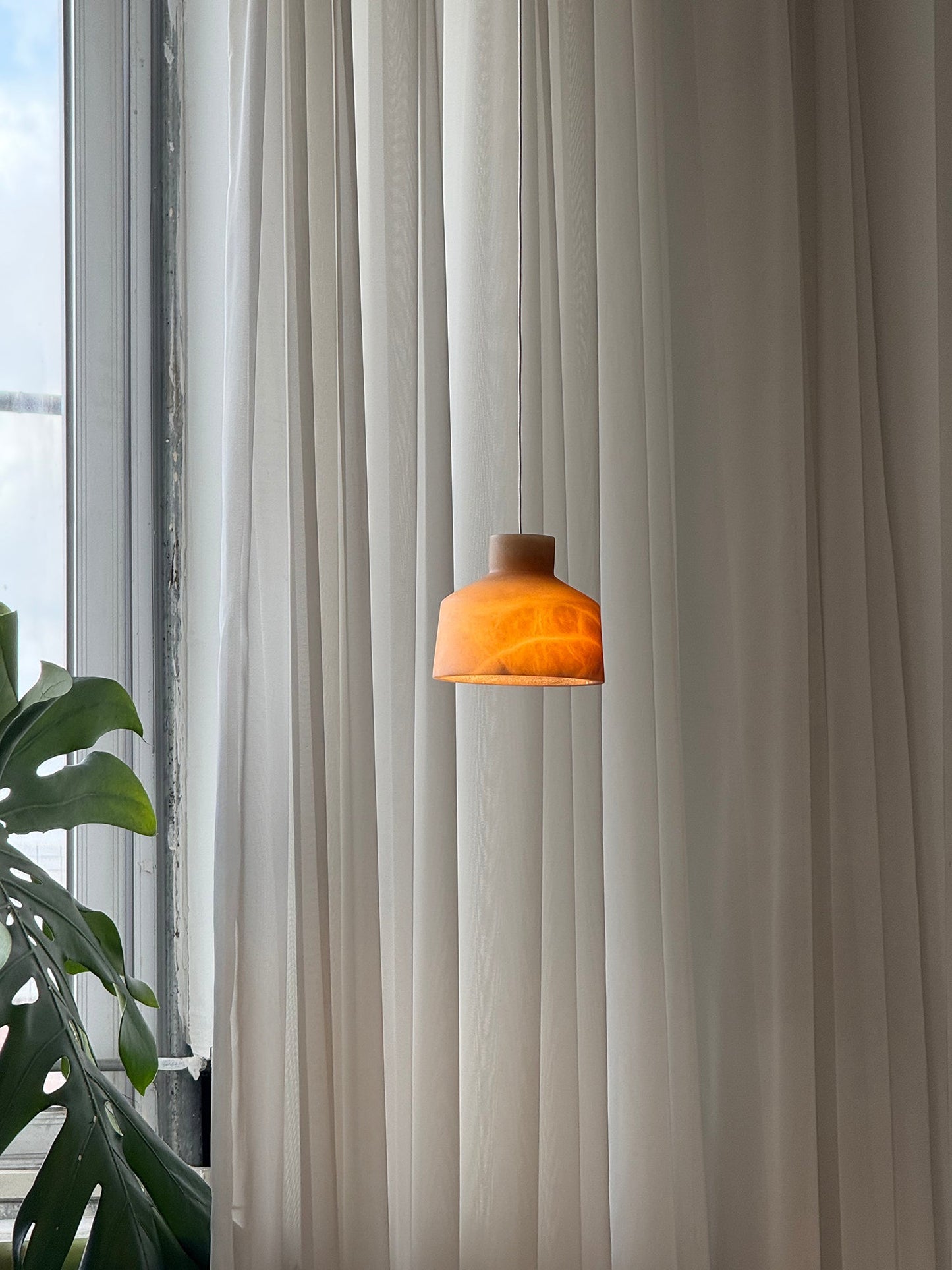 Esmo Alabaster Pendant Lamp