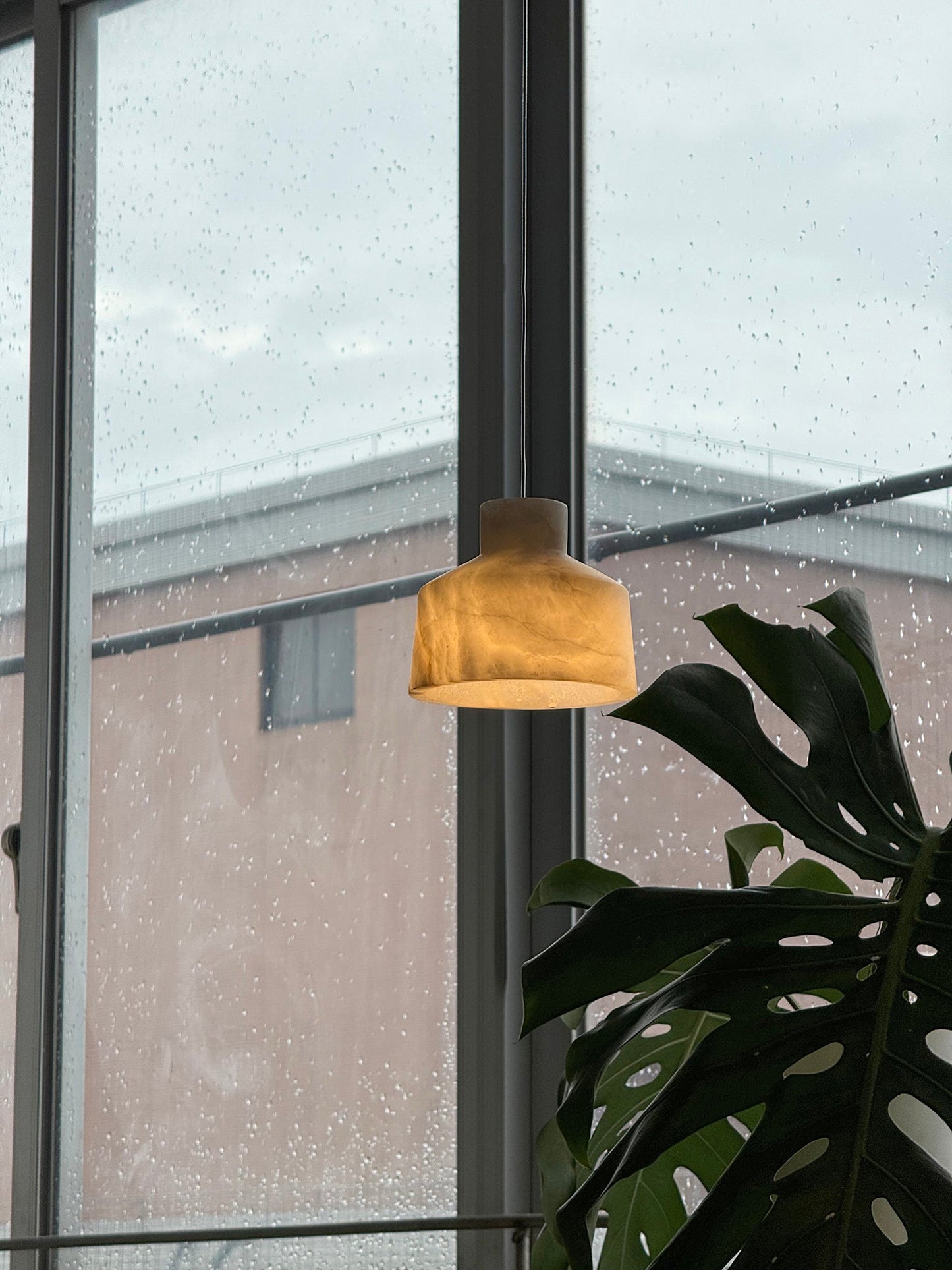 Esmo Alabaster Pendant Lamp