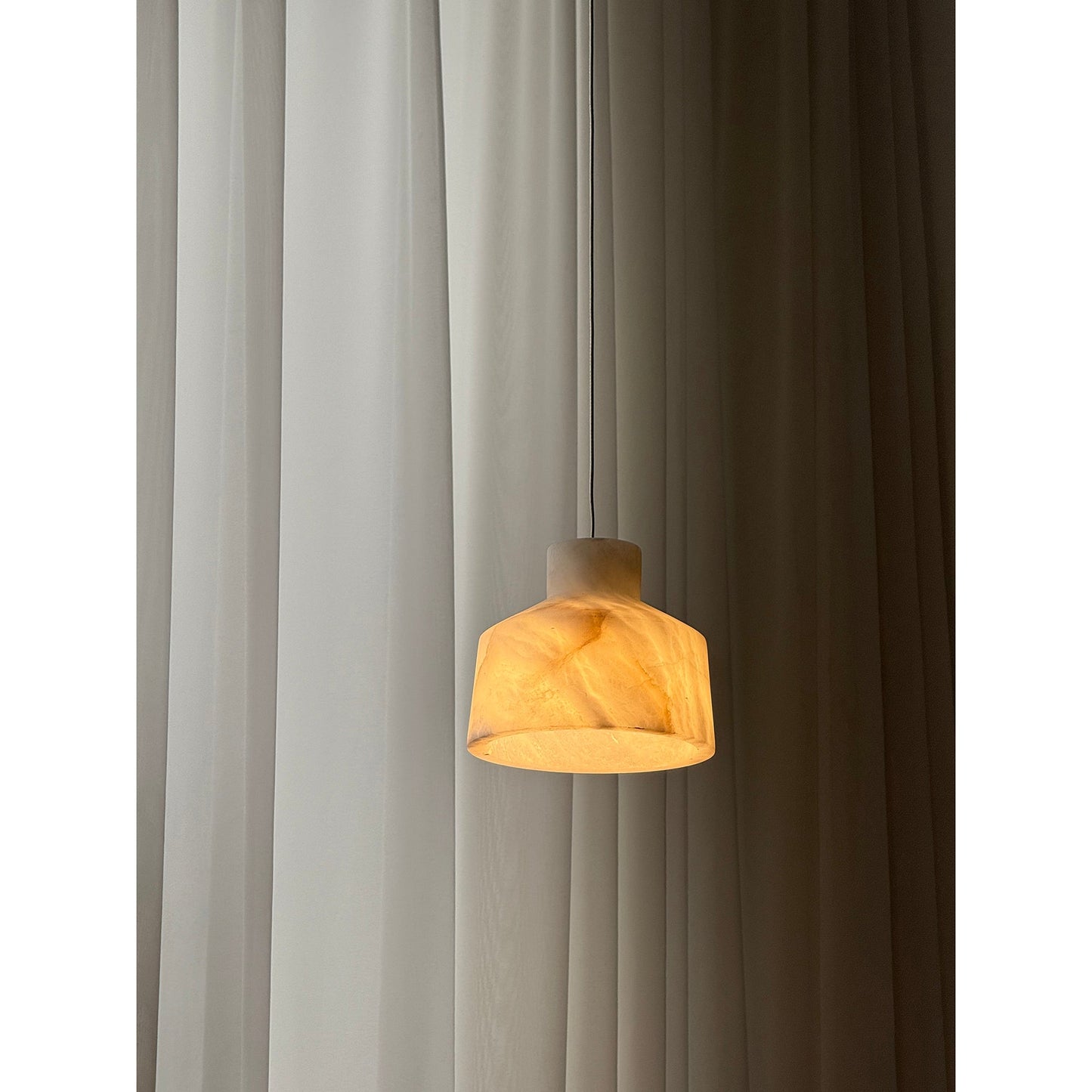 Esmo Alabaster Pendant Lamp