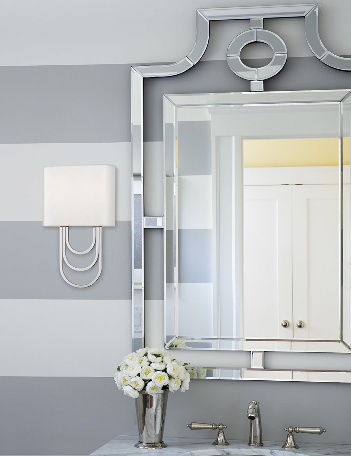 Peony Wall Lamp