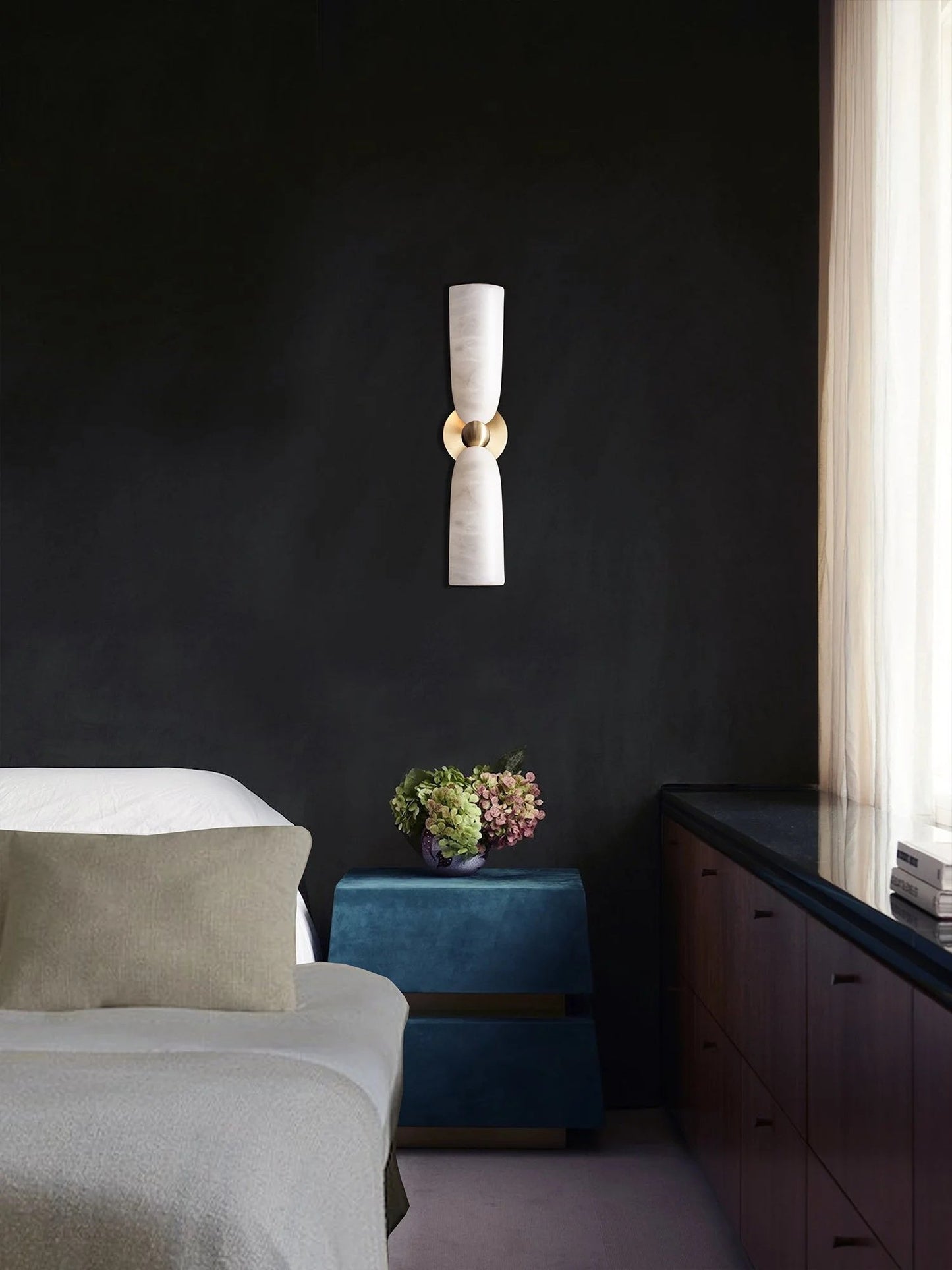 Girona Alabaster Wall Lamp
