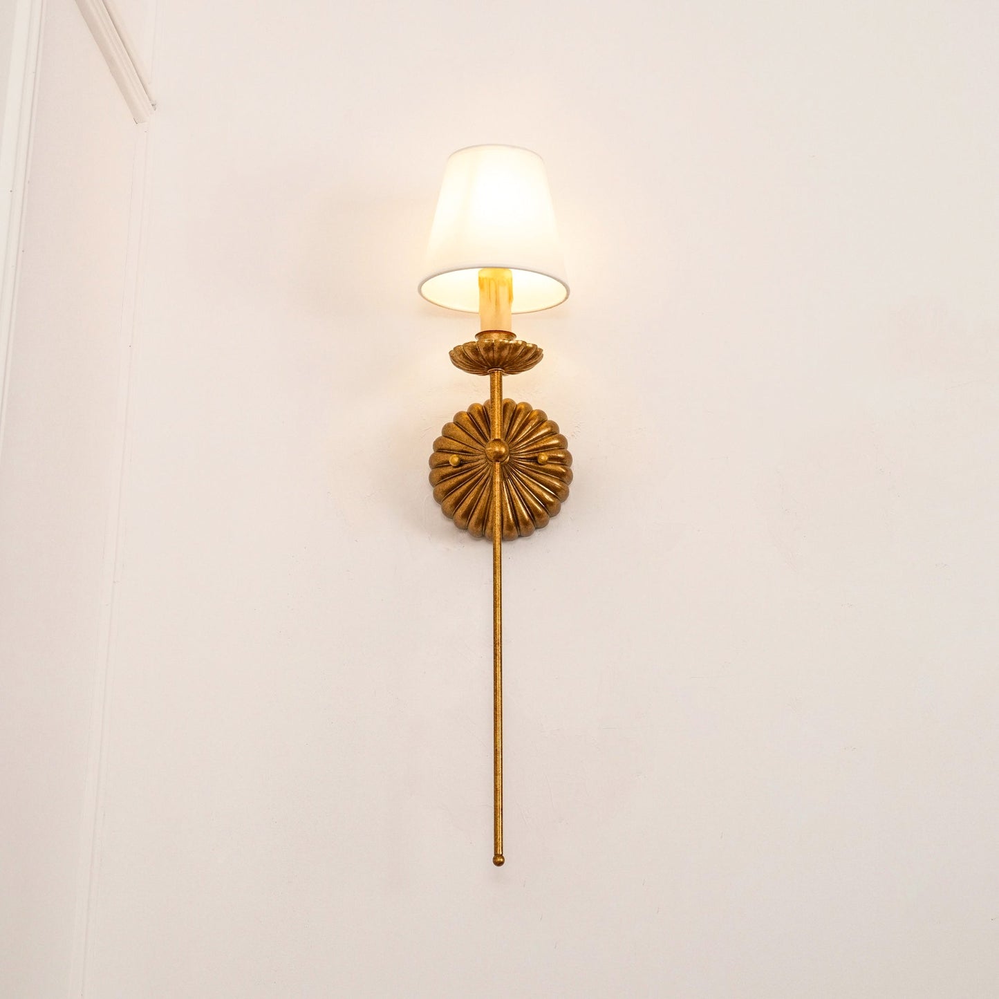 Oriyn Wall Lamp