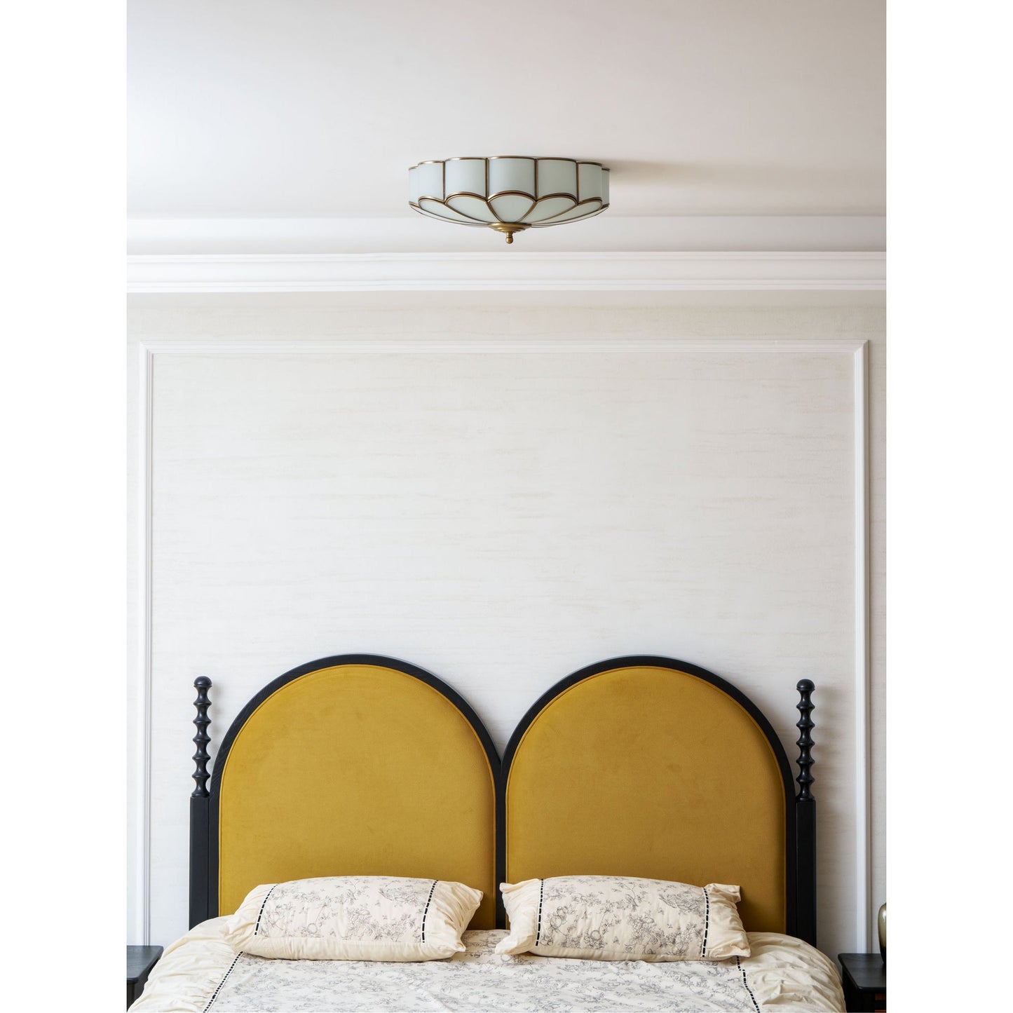 Halo Shape Glass Ceiling Lamp