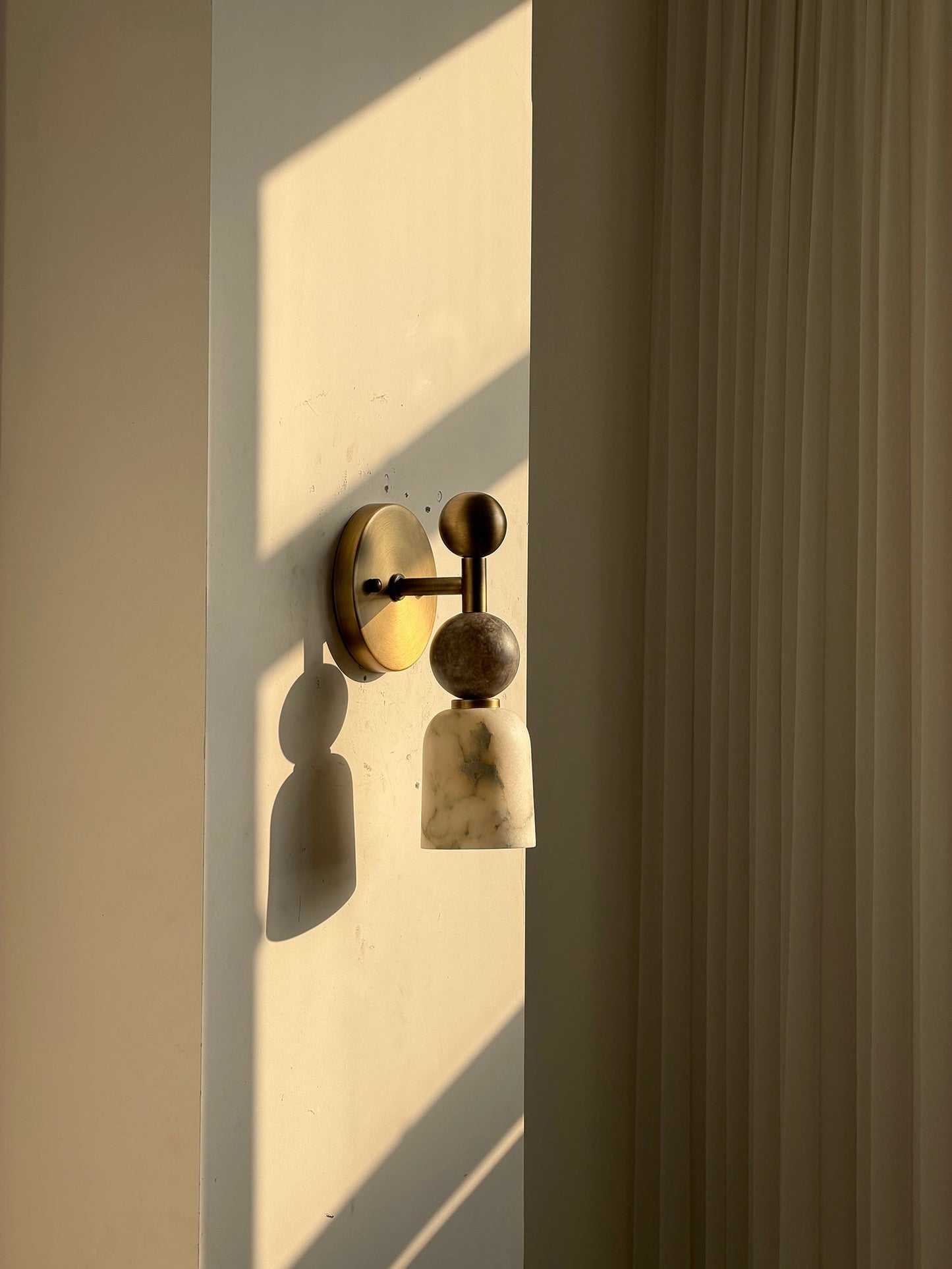 Elmis Alabaster Wall Lamp