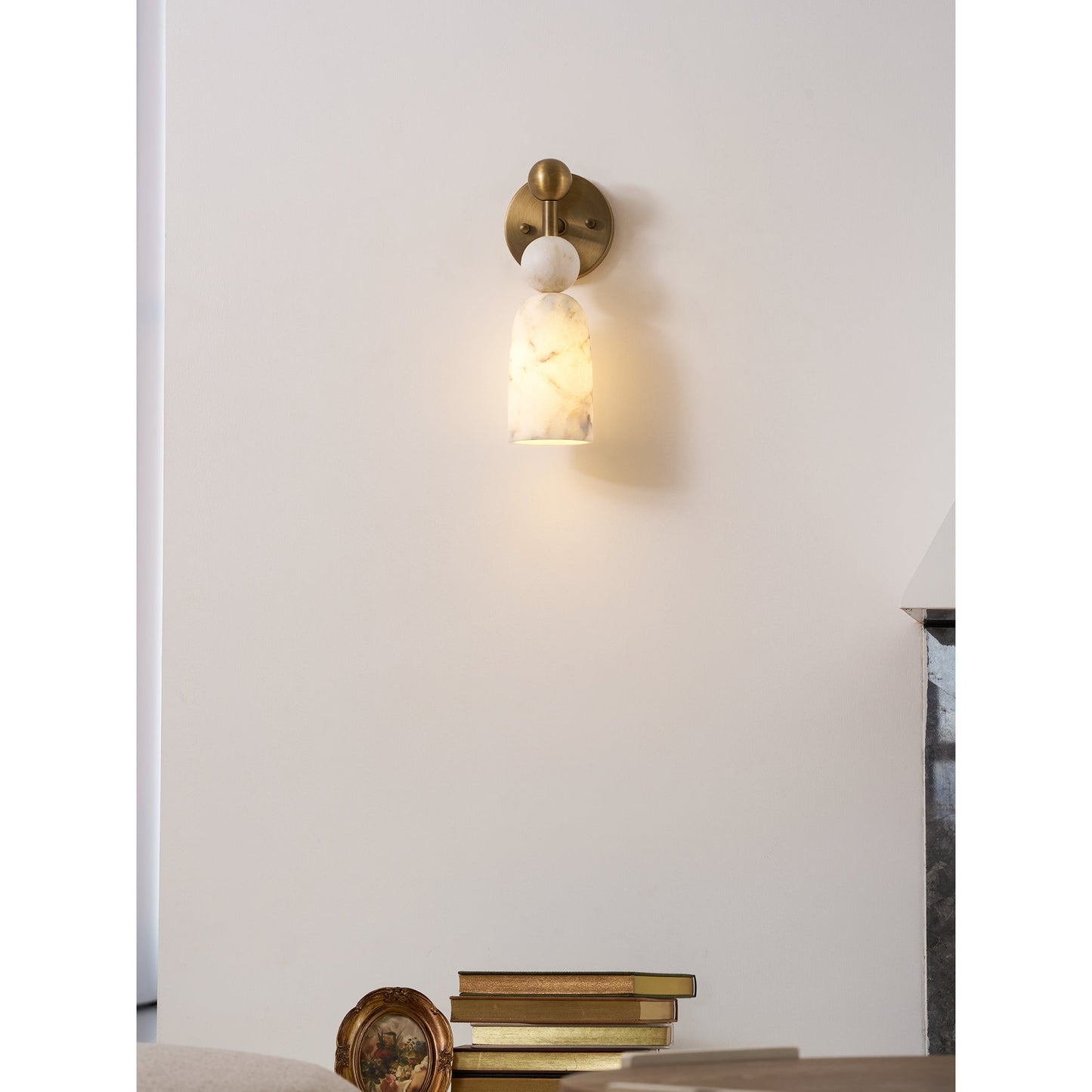 Elmis Alabaster Wall Lamp