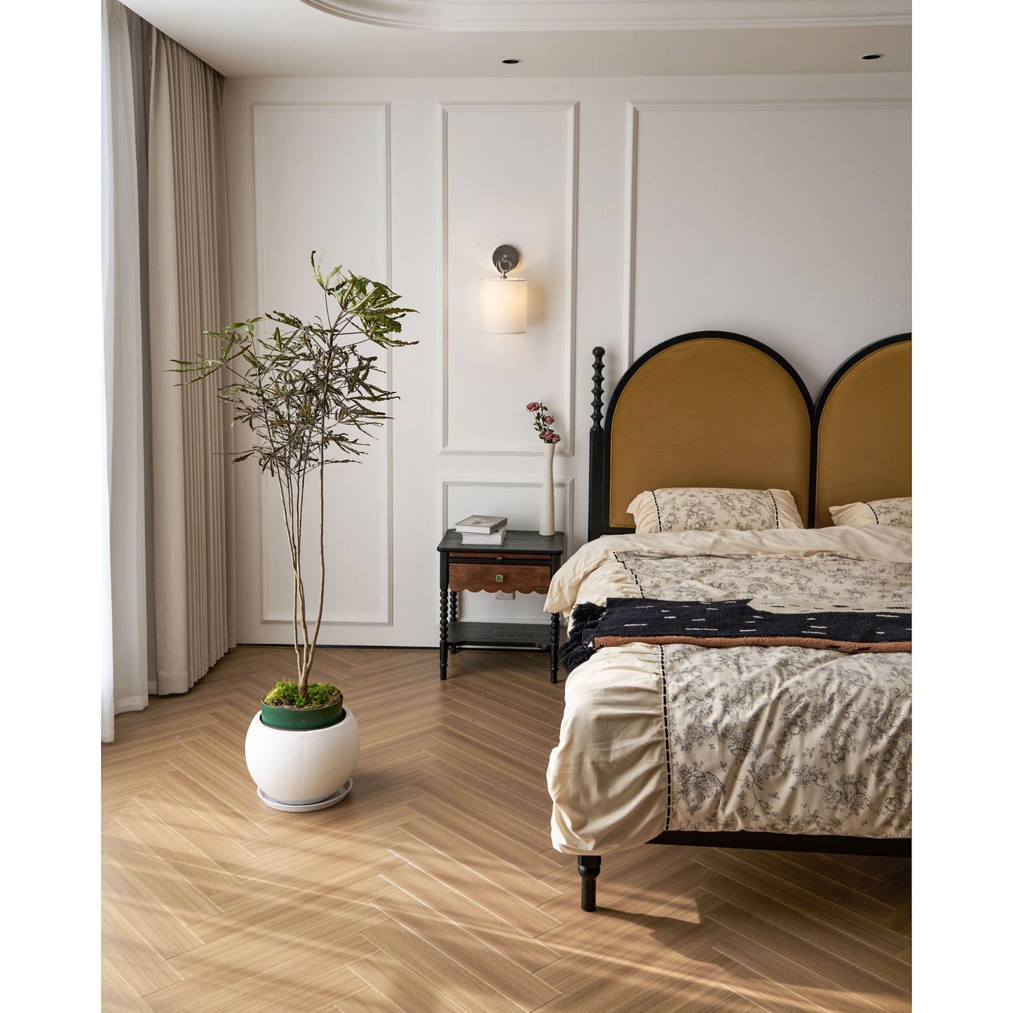Nevara Circle Sconce