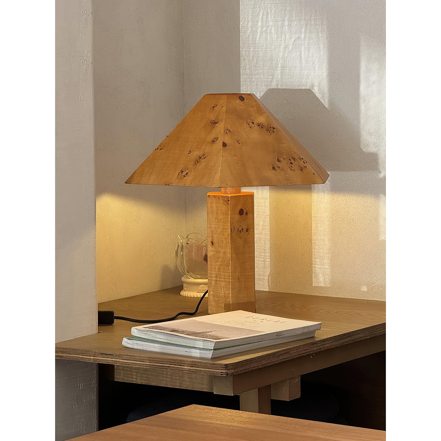 Kesor Table Lamp