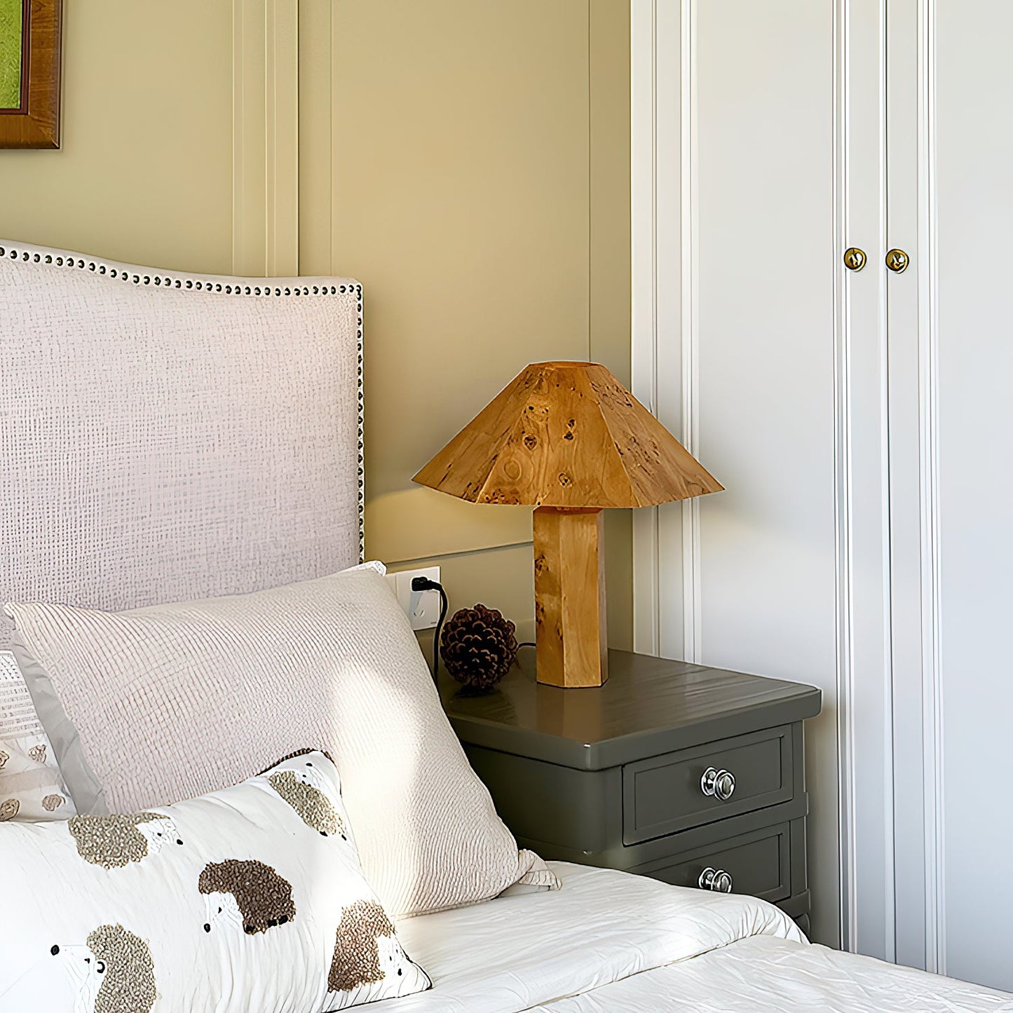 Kesor Table Lamp