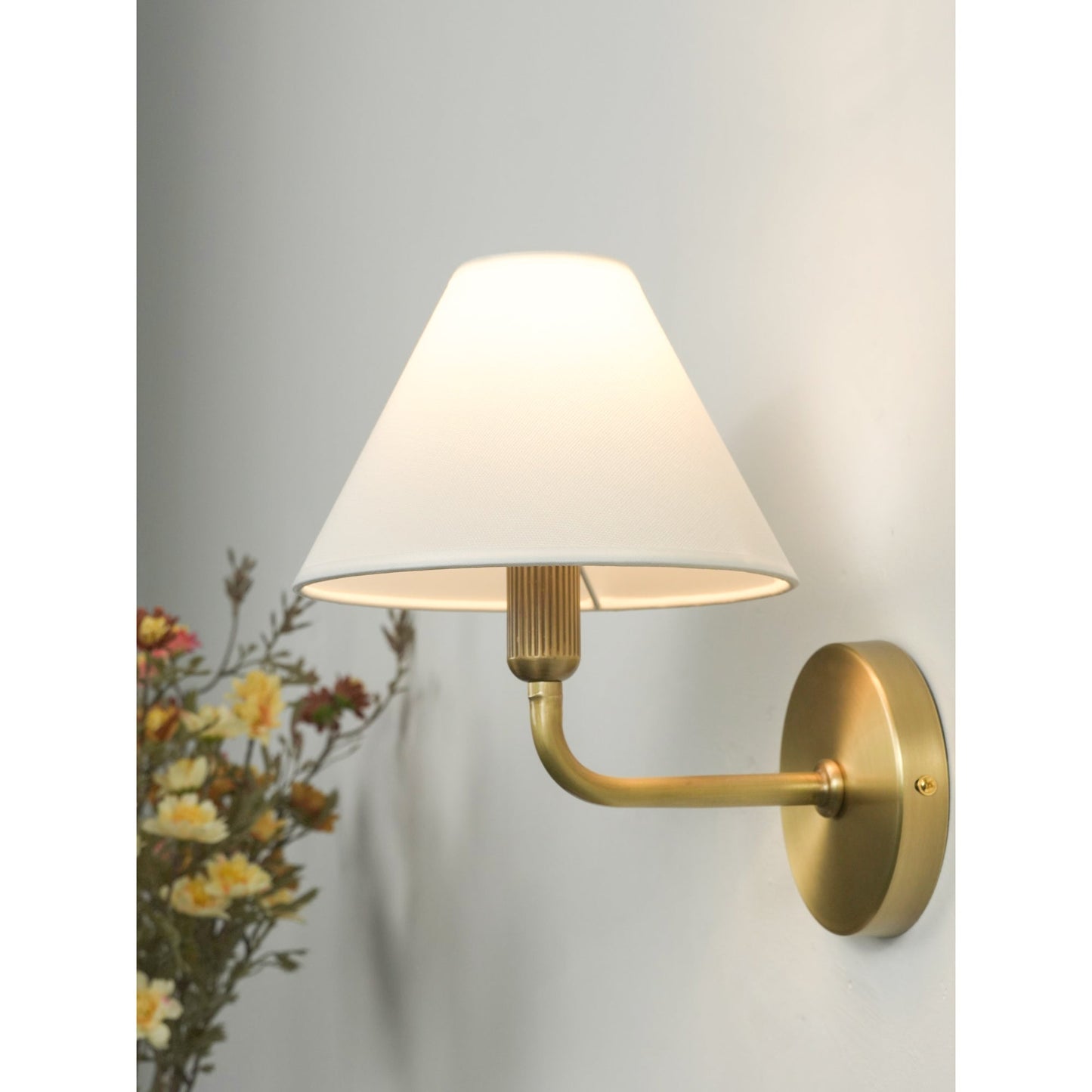 Wynine Wall Lamp