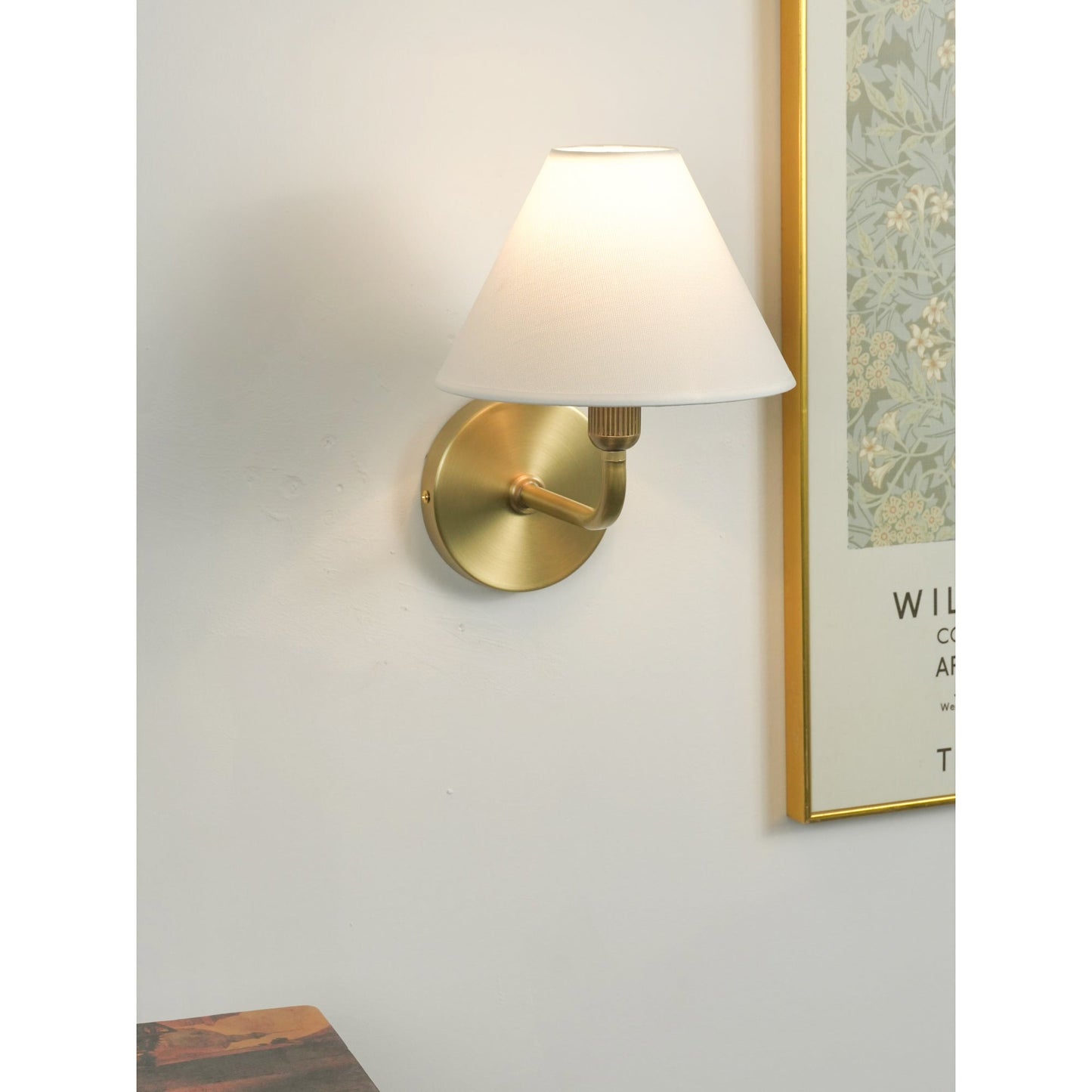 Wynine Wall Lamp