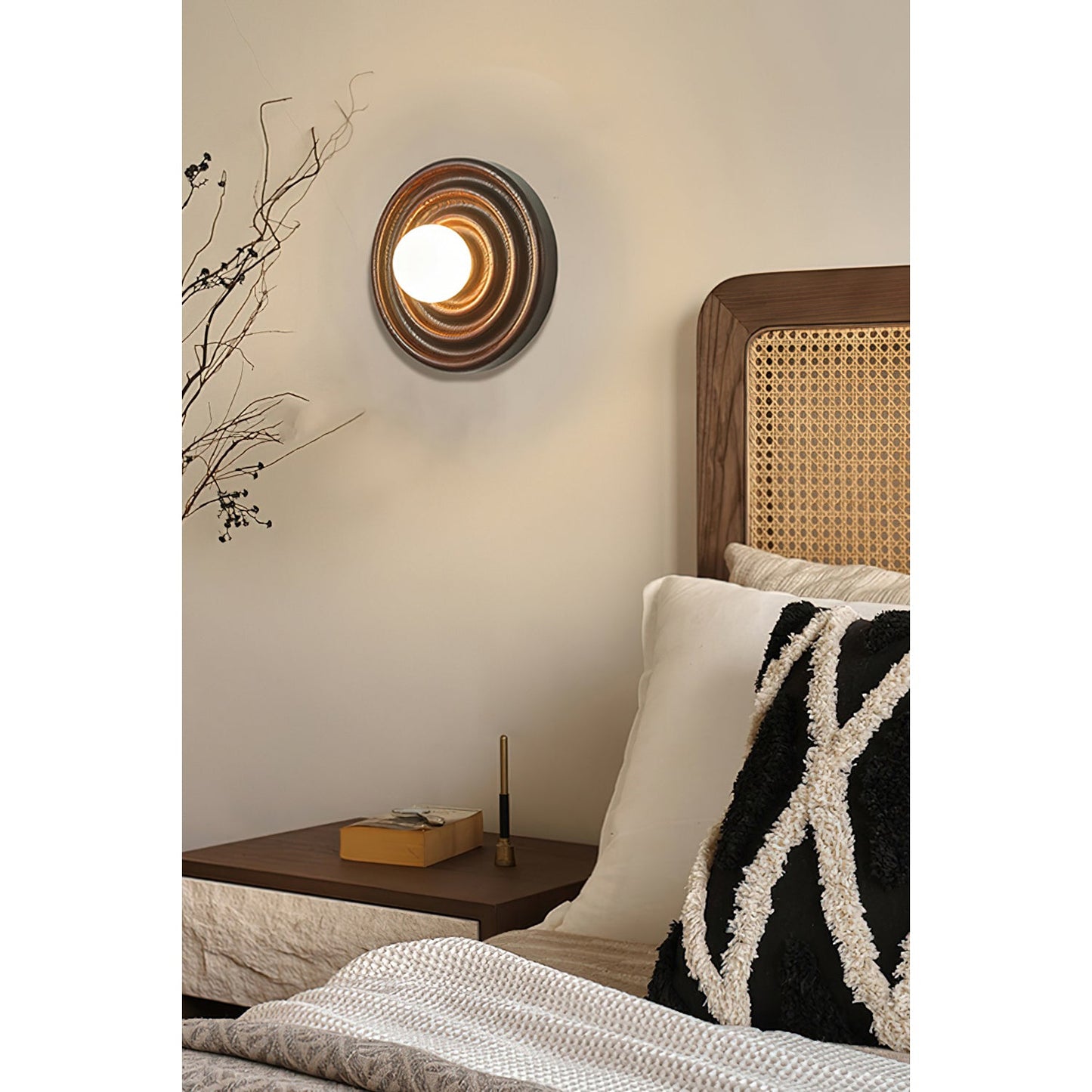 Vionia Wall Lamp