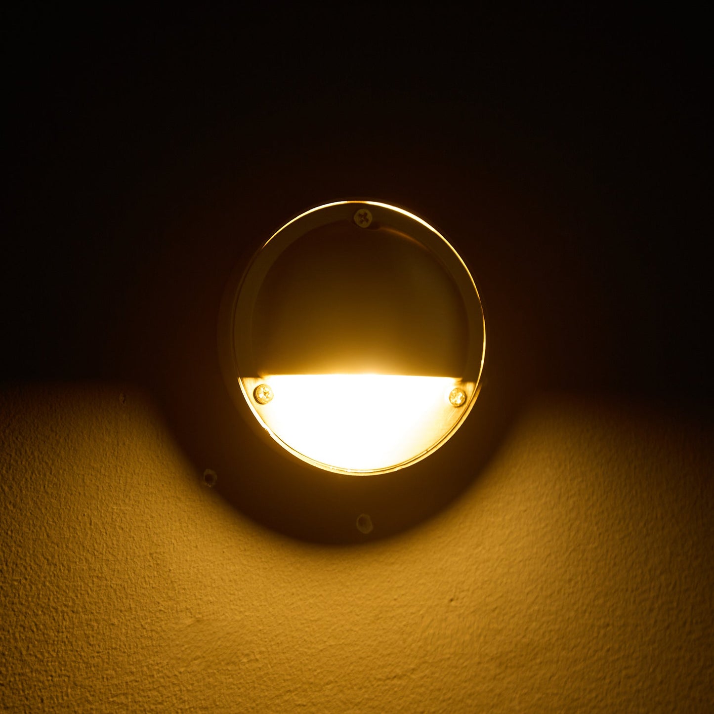 Lumis Wall Lamp