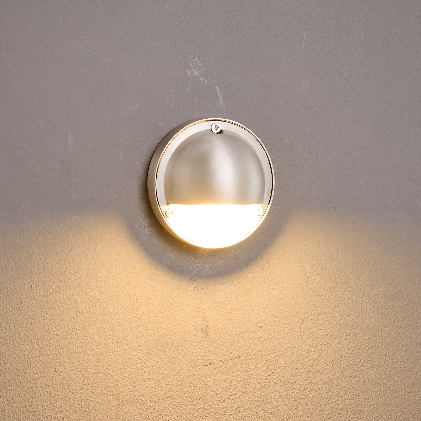 Lumis Wall Lamp