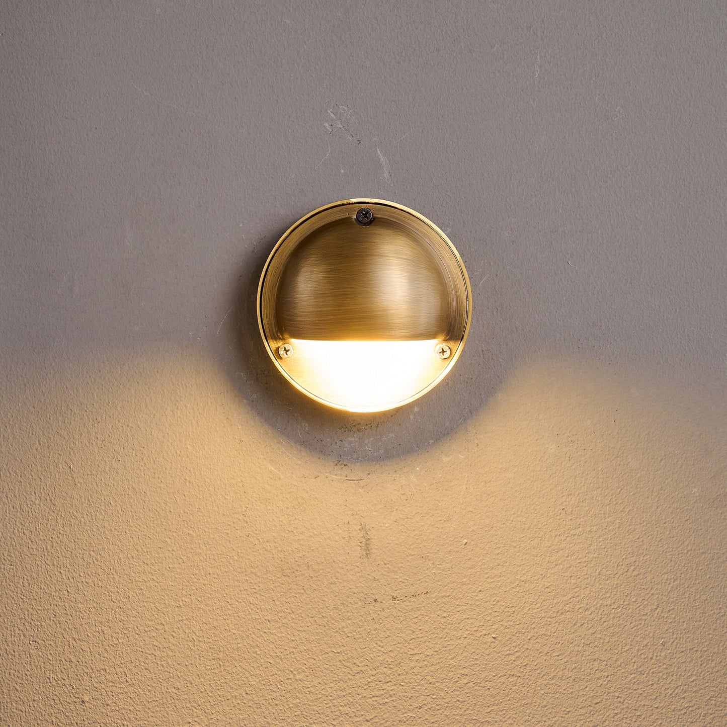 Lumis Wall Lamp