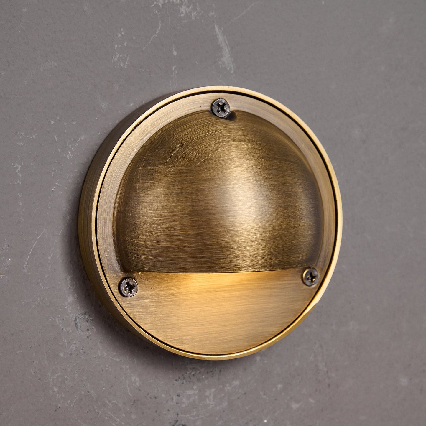 Lumis Wall Lamp