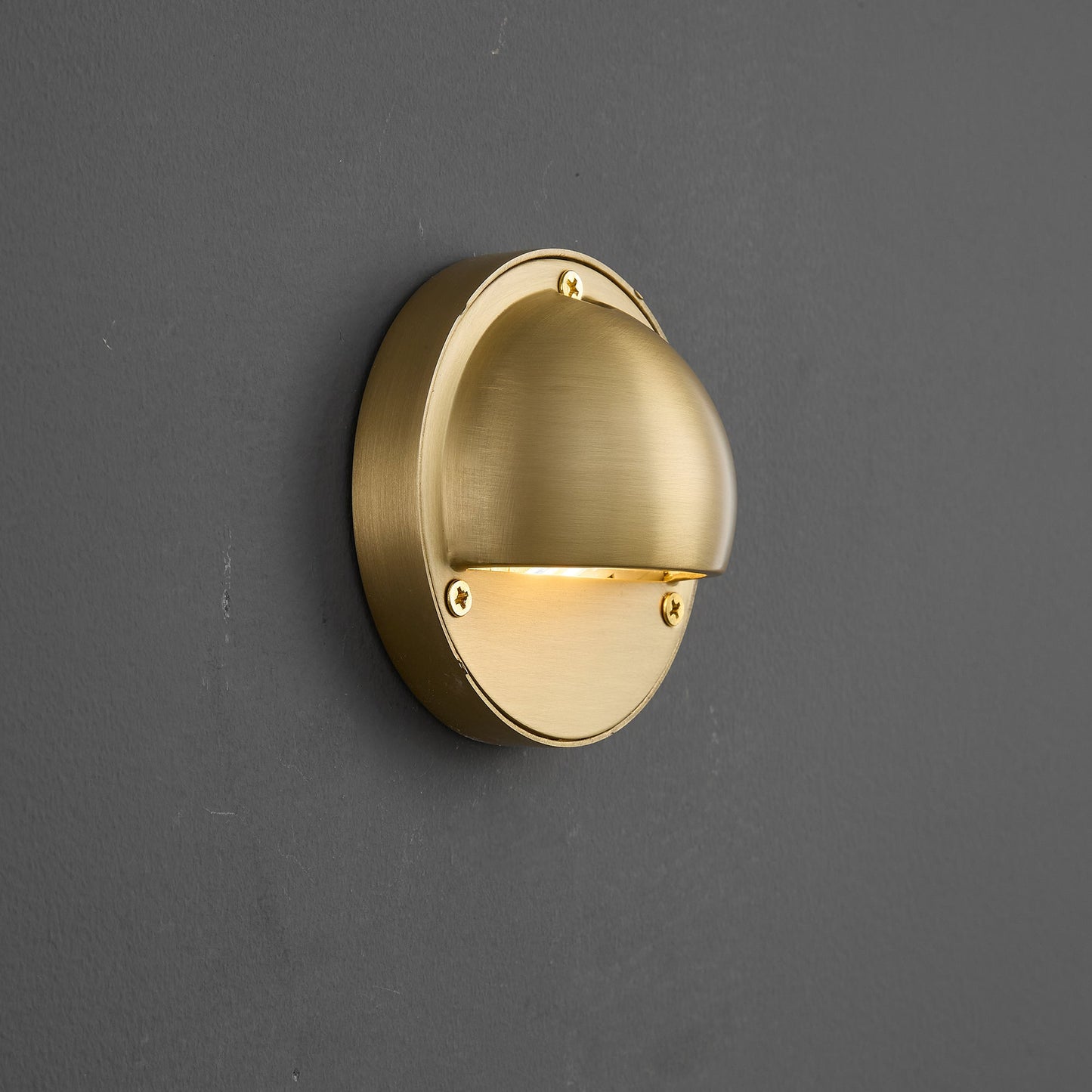 Lumis Wall Lamp